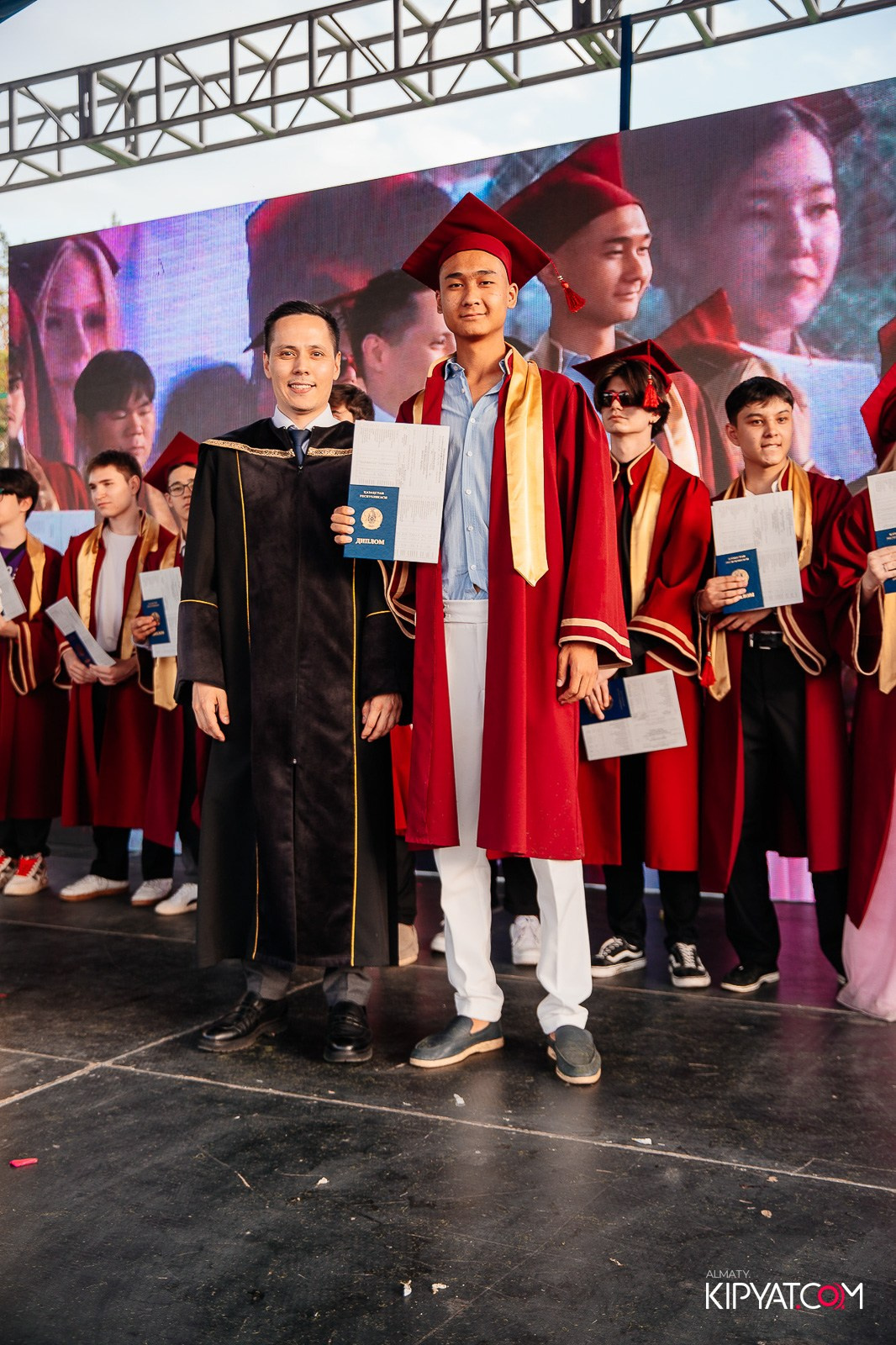 ВРУЧЕНИЕ ДИПЛОМОВ — НАРХОЗ КОЛЛЕДЖ. Part 4. КИПЯТКОМ АЛМАТЫ!