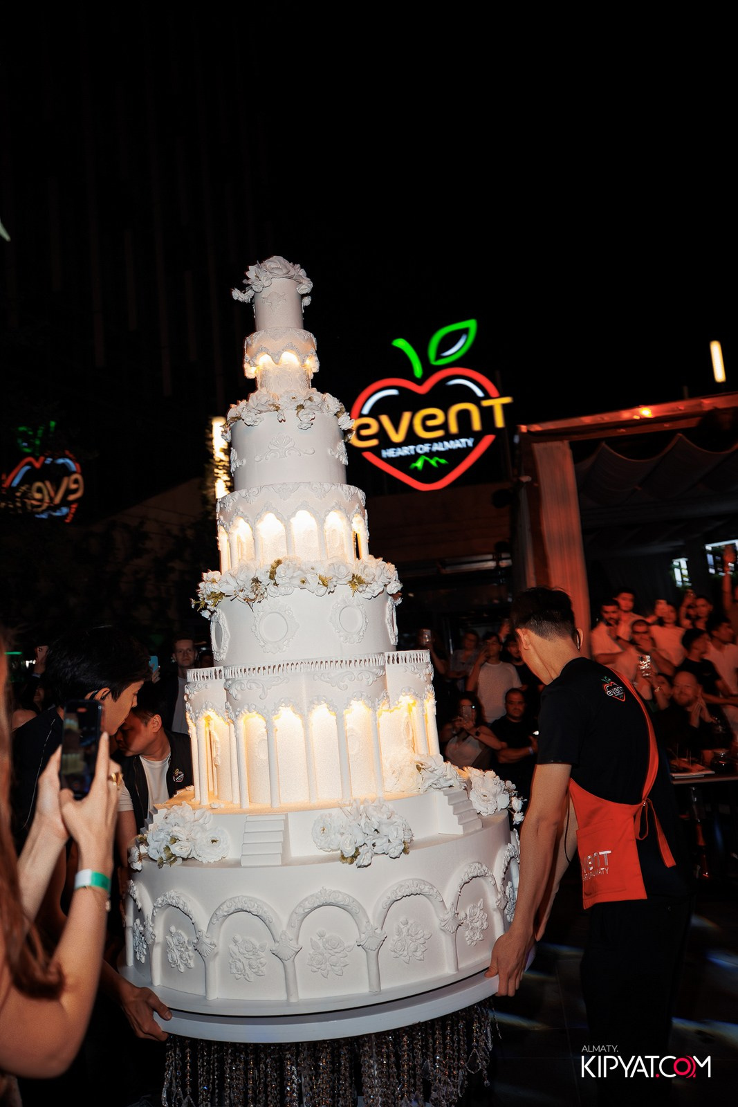EVENT BAR. КИПЯТКОМ АЛМАТЫ!