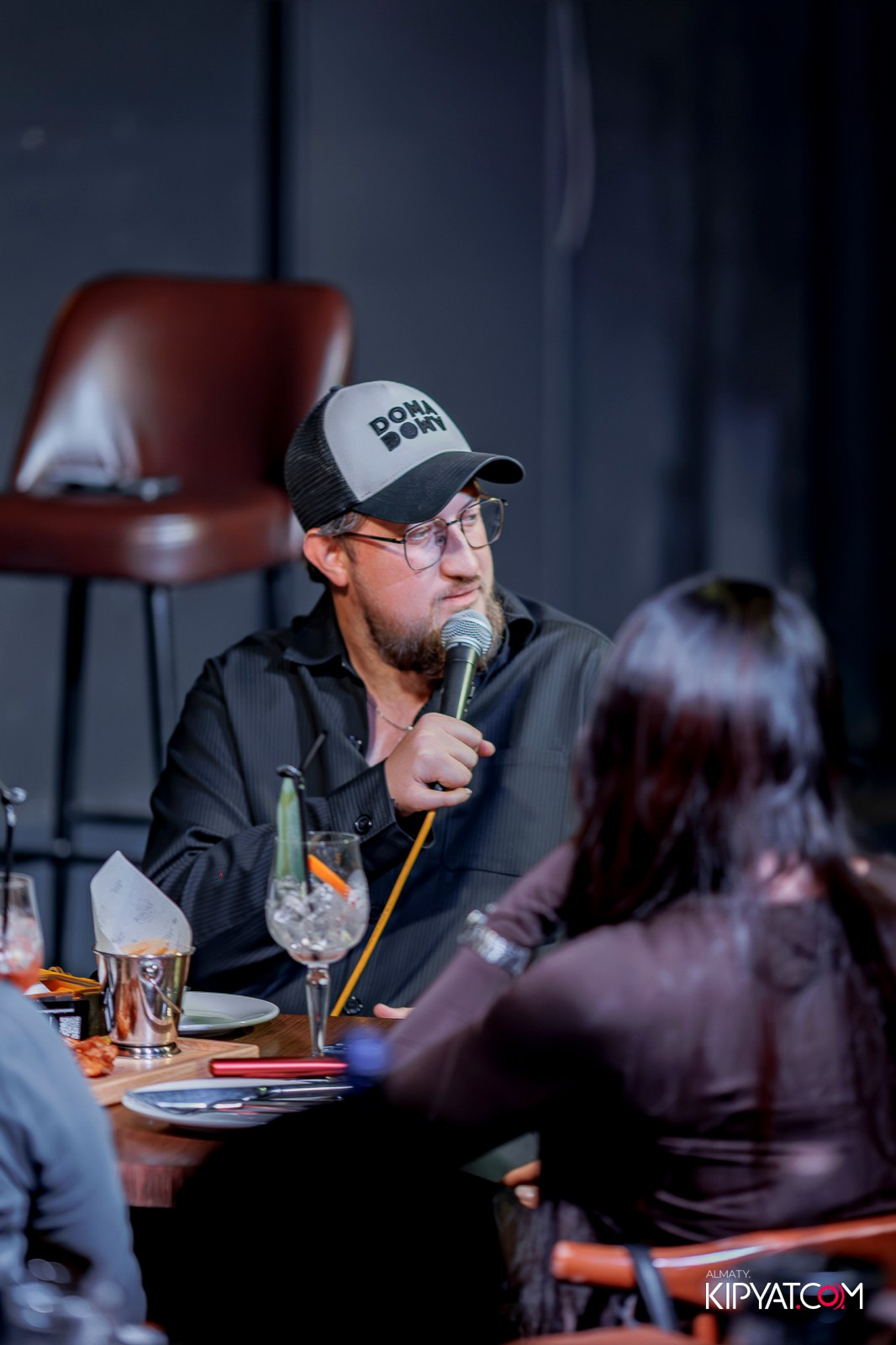 STAND UP КОНЦЕРТ АЛЕКСАНДРА МЕРКУЛЬ. КИПЯТКОМ АЛМАТЫ! Фотосъемка мероприятий в Алматы