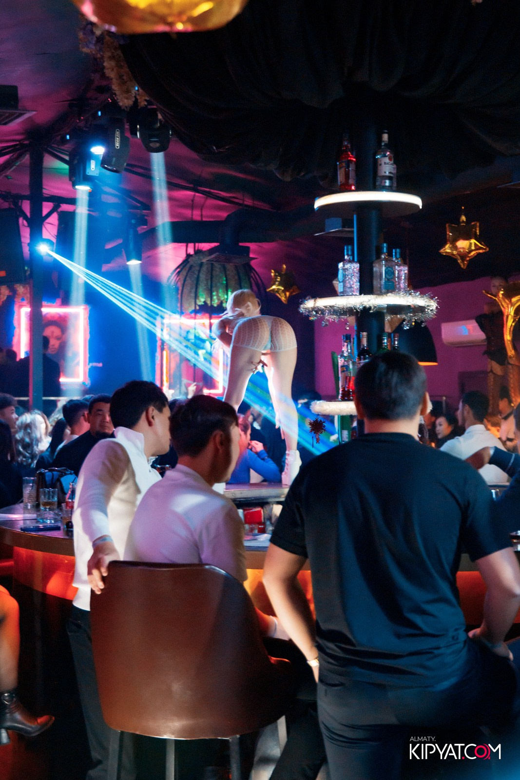 UYAT EMES BAR. КИПЯТКОМ АЛМАТЫ!