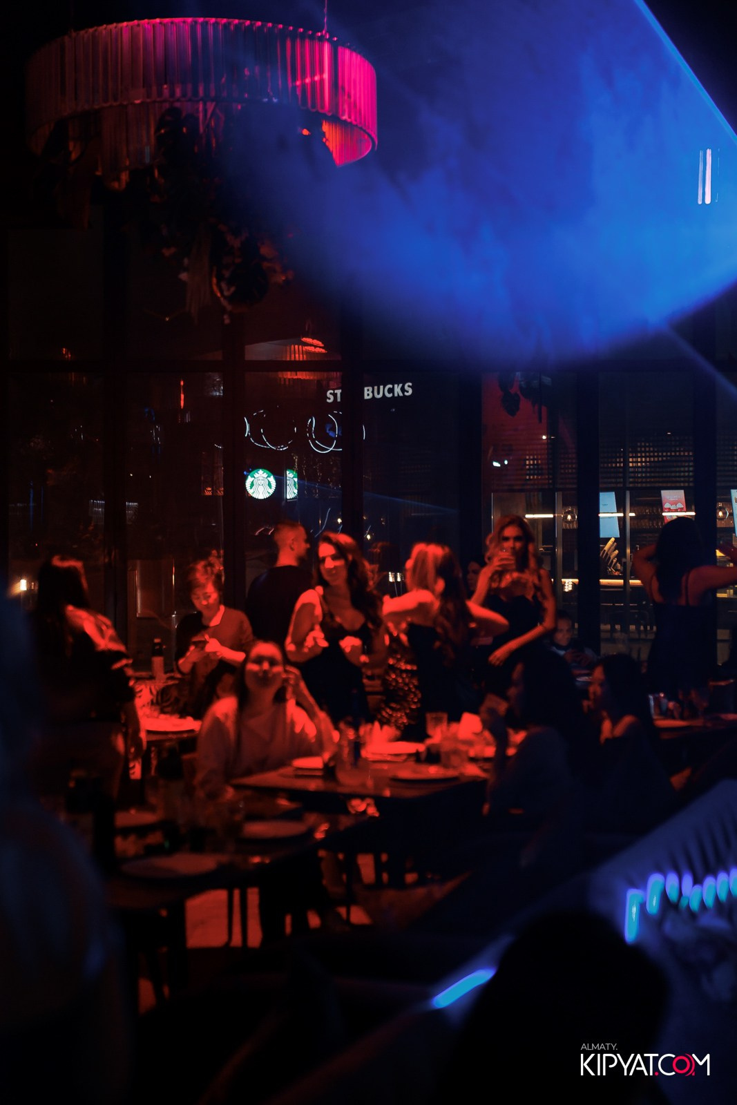 FRIENDS BAR & TERRACE. КИПЯТКОМ АЛМАТЫ!