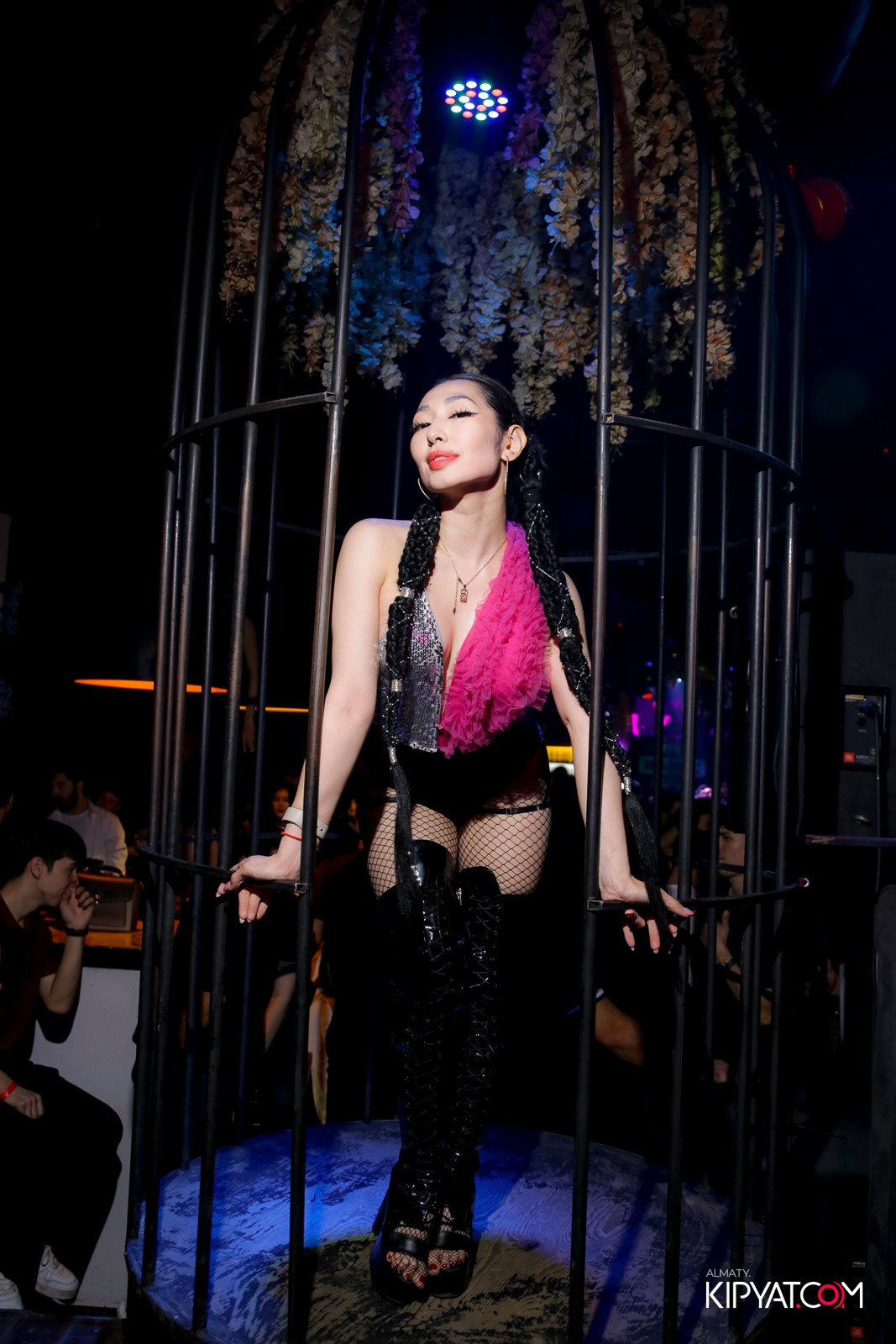 UYAT EMES BAR. КИПЯТКОМ АЛМАТЫ!