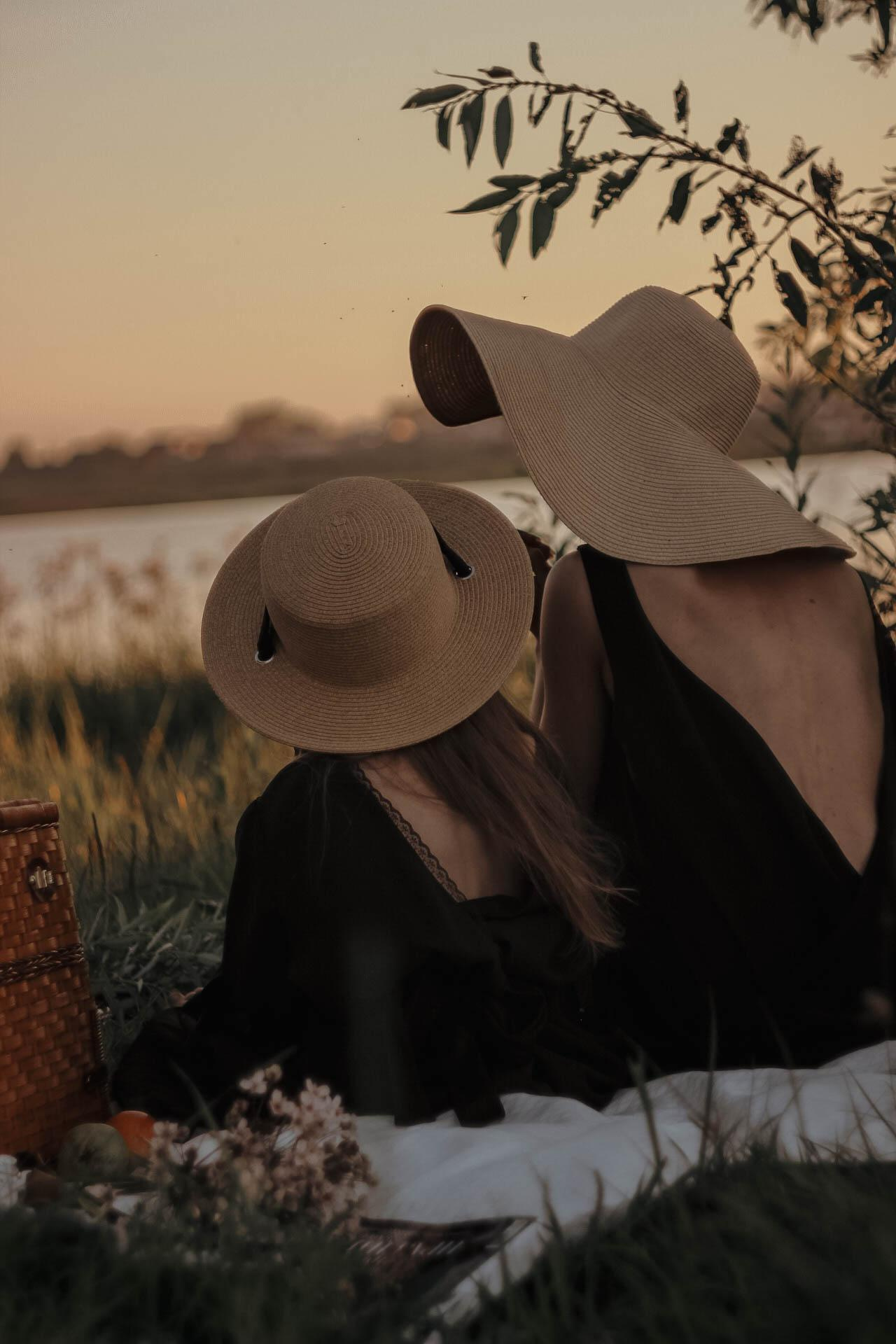 Фотосессия пикника на озере недорого. Семейный фотодуэт Ирина и Николай Власьевы. Фотосессии в Новосибирске