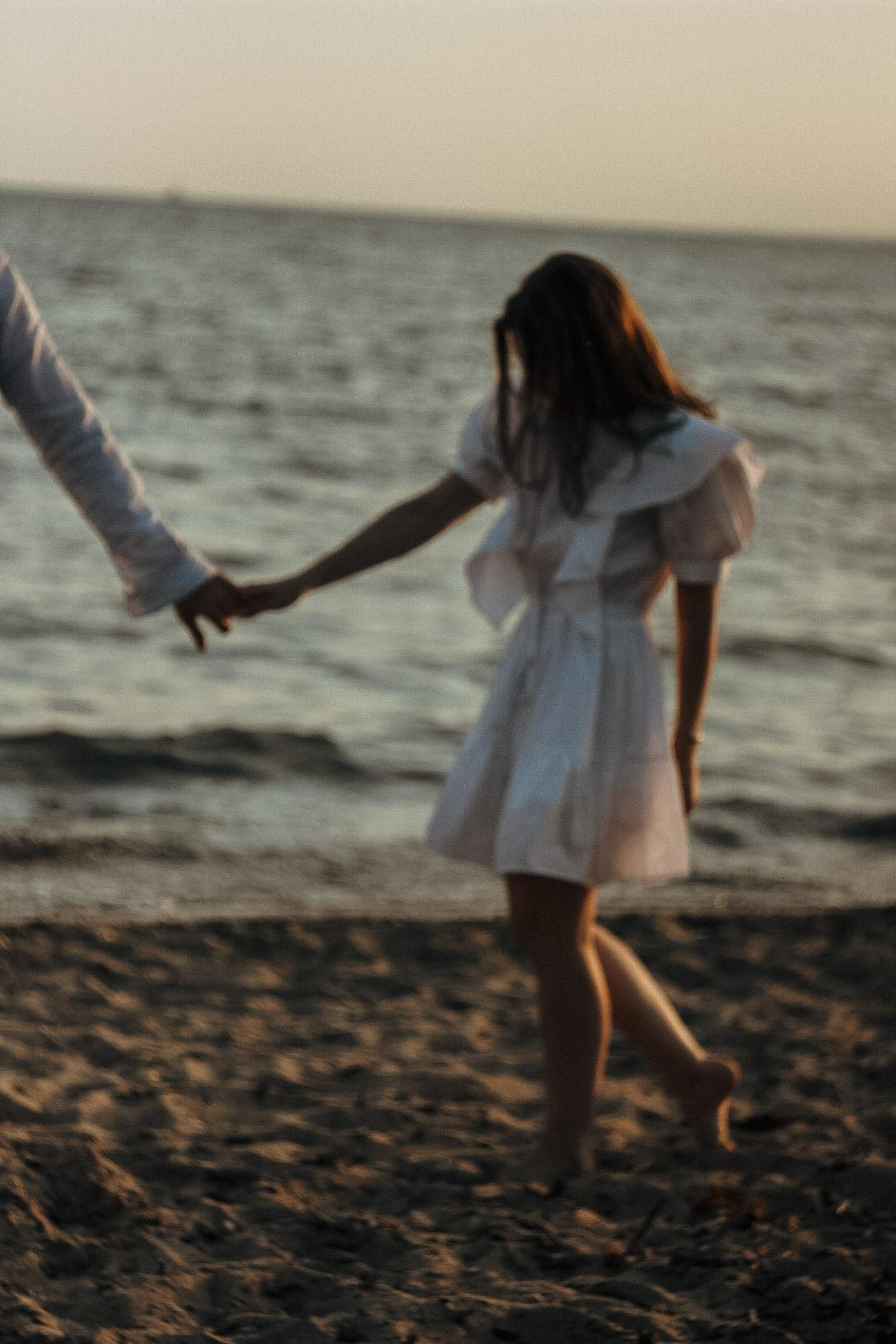 Фотосессия пары на пляже недорого. Семейный фотодуэт Ирина и Николай Власьевы. Фотосессии в Новосибирске