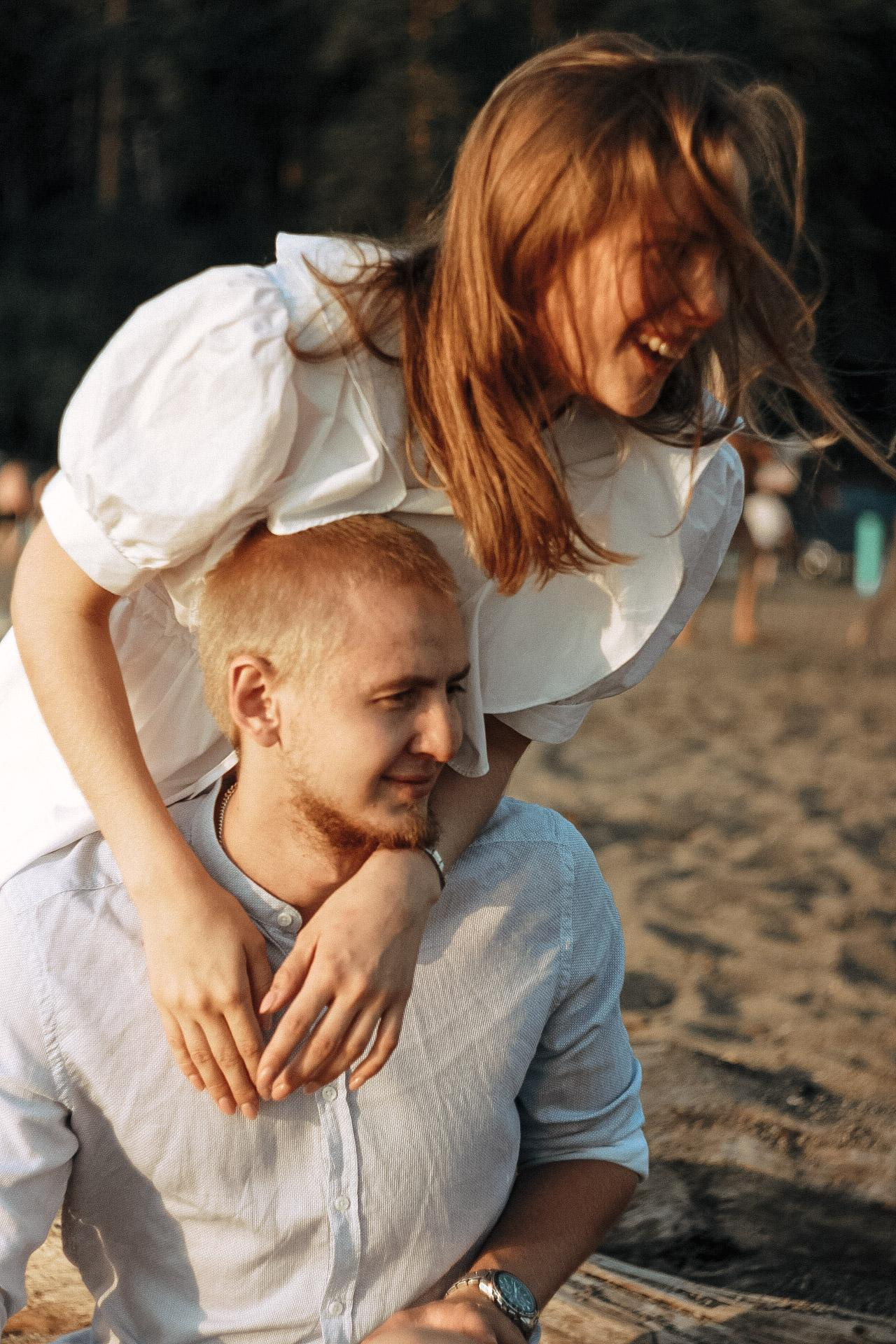 Фотосессия пары на пляже недорого. Семейный фотодуэт Ирина и Николай Власьевы. Фотосессии в Новосибирске