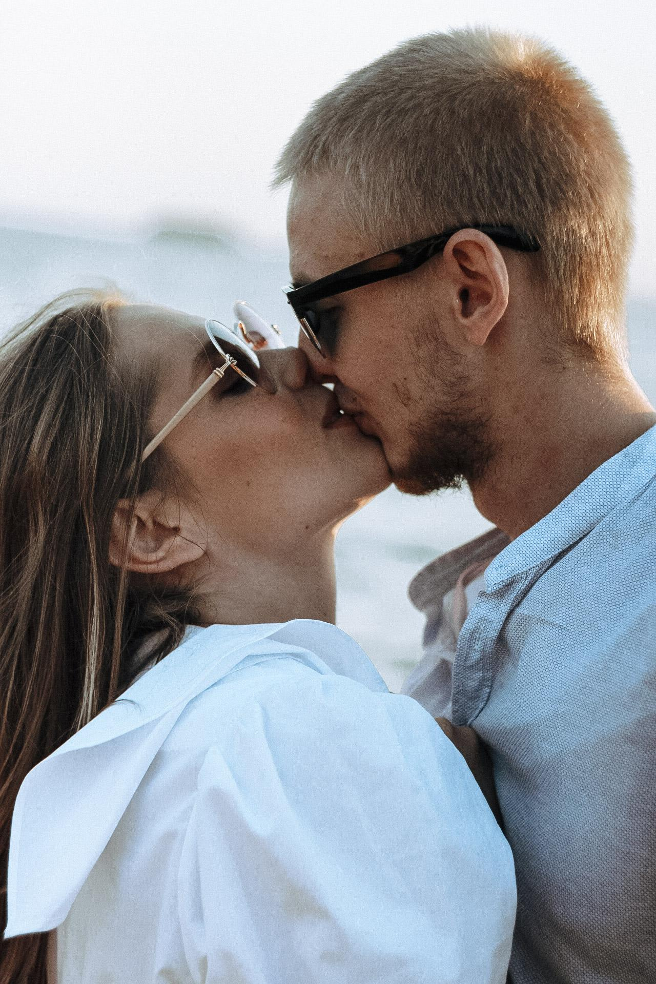 Фотосессия пары на пляже недорого. Семейный фотодуэт Ирина и Николай Власьевы. Фотосессии в Новосибирске