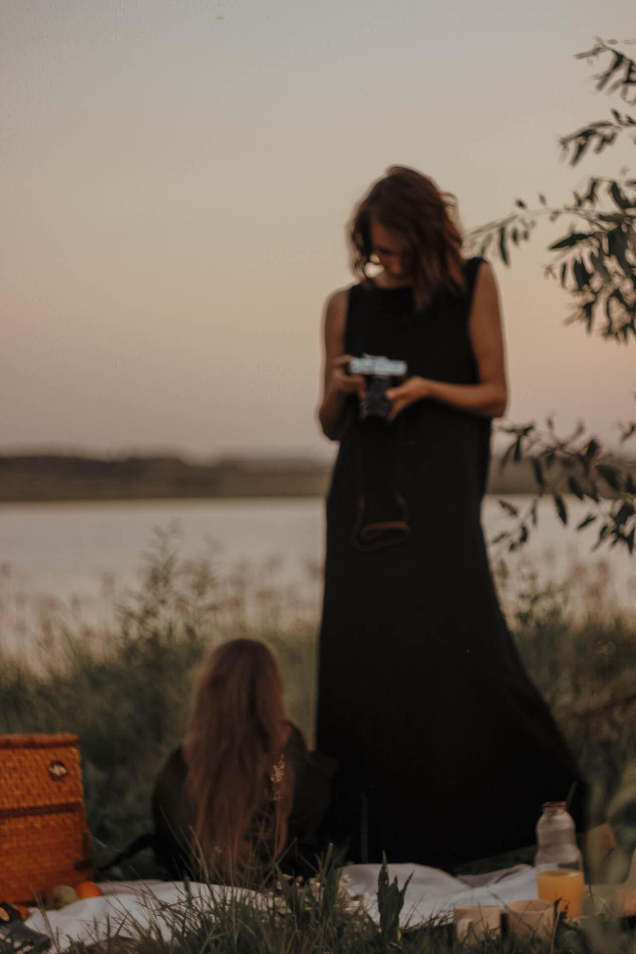 Фотосессия пикника на озере недорого. Семейный фотодуэт Ирина и Николай Власьевы. Фотосессии в Новосибирске