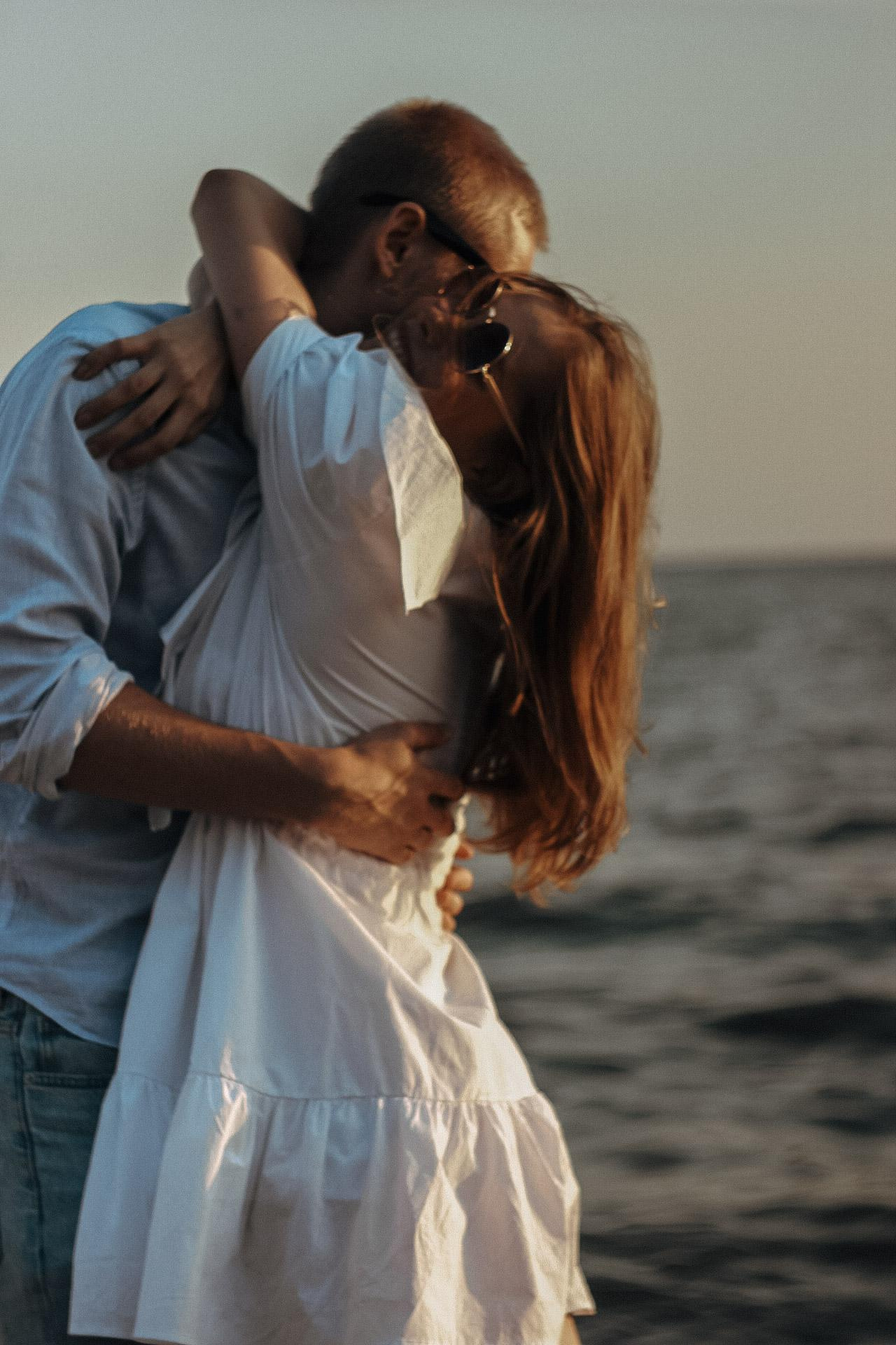 Фотосессия пары на пляже недорого. Семейный фотодуэт Ирина и Николай Власьевы. Фотосессии в Новосибирске