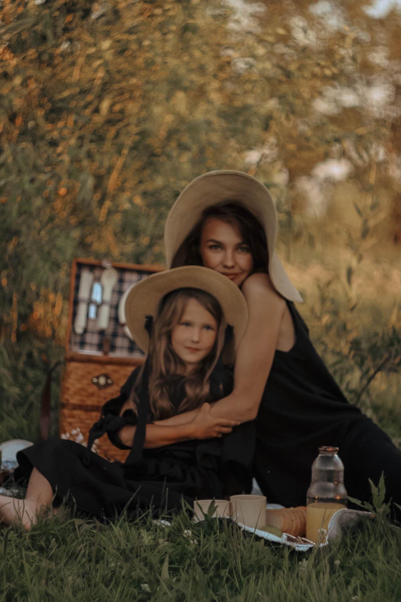 Фотосессия пикника на озере недорого. Семейный фотодуэт Ирина и Николай Власьевы. Фотосессии в Новосибирске