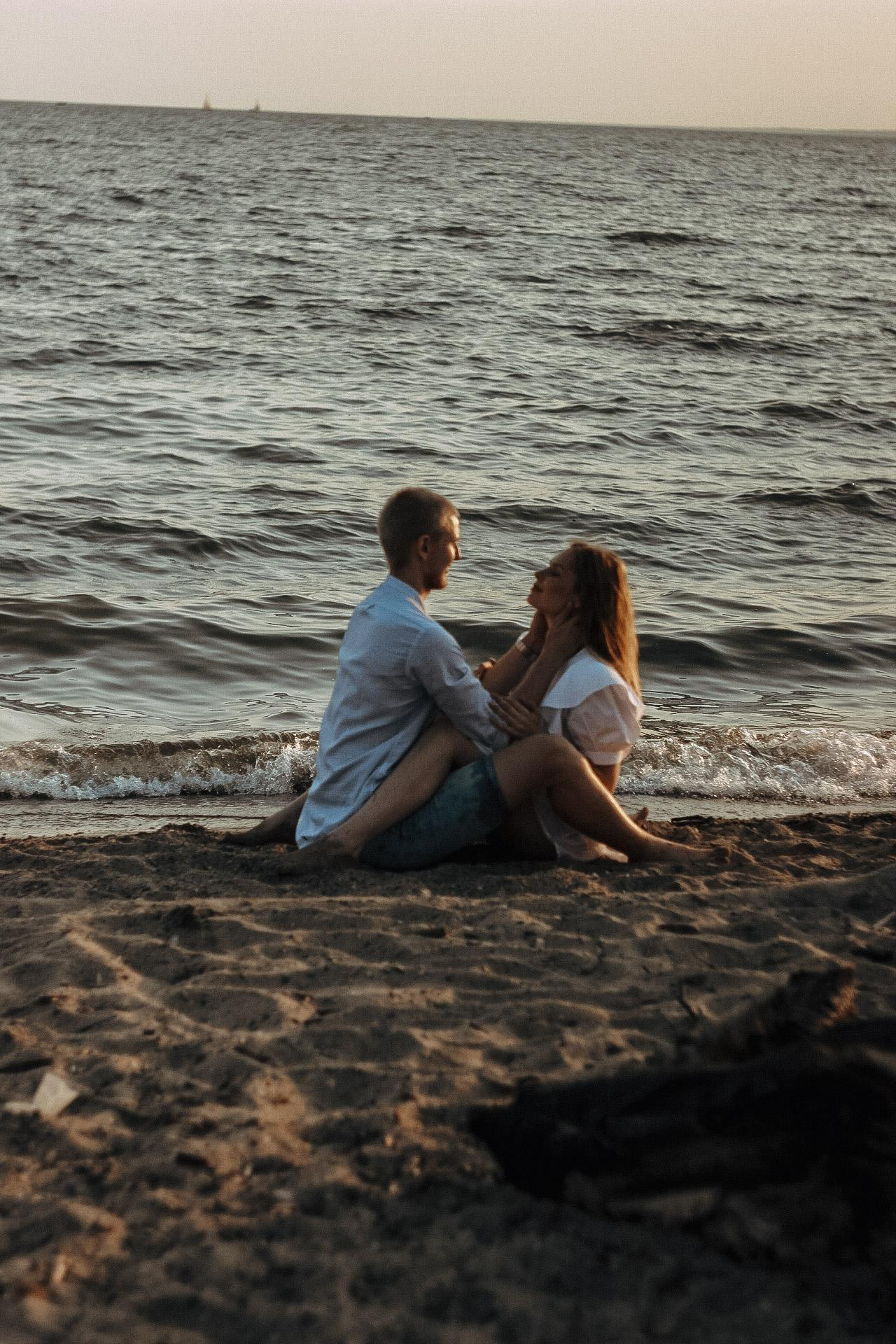 Фотосессия пары на пляже недорого. Семейный фотодуэт Ирина и Николай Власьевы. Фотосессии в Новосибирске