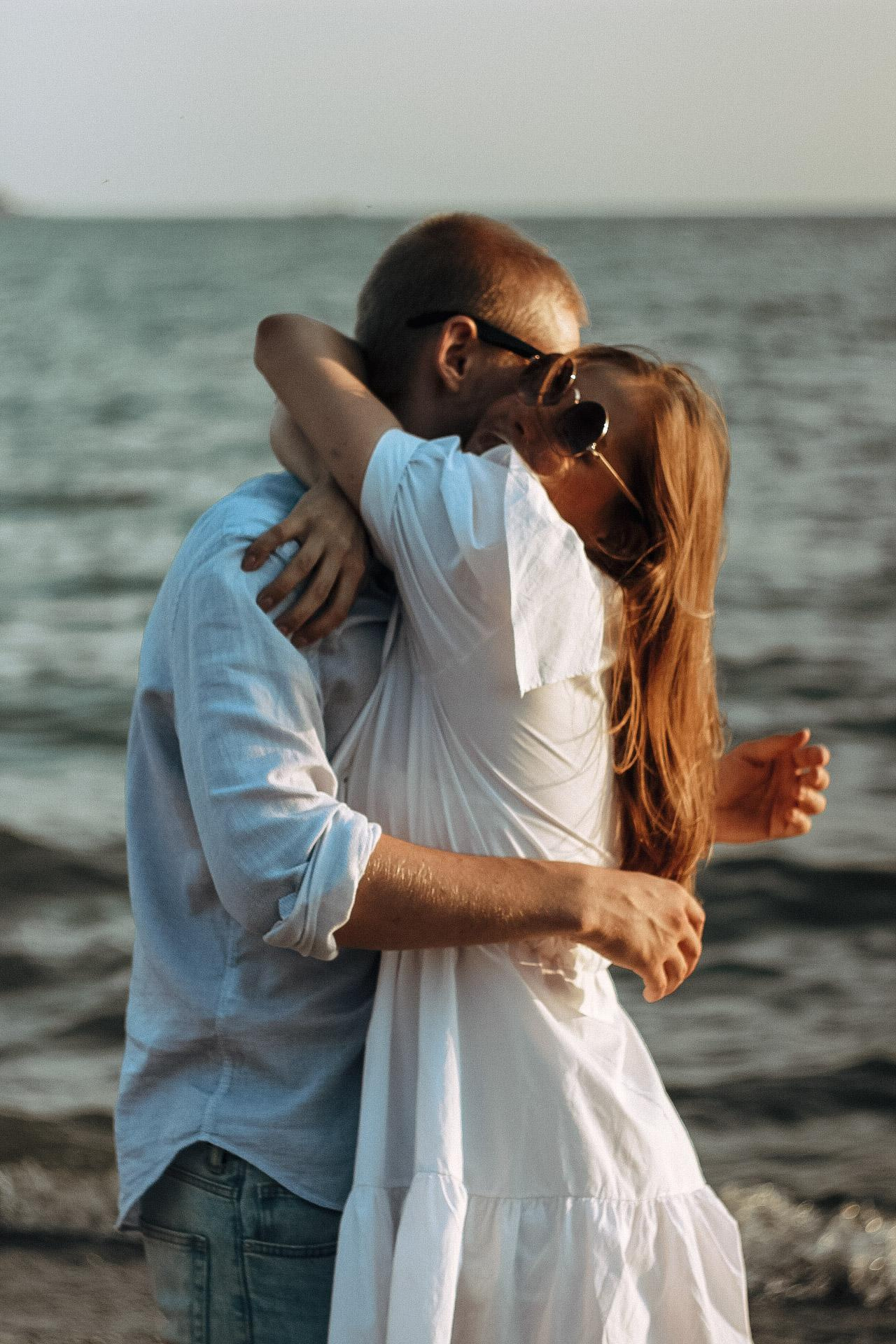 Фотосессия пары на пляже недорого. Семейный фотодуэт Ирина и Николай Власьевы. Фотосессии в Новосибирске