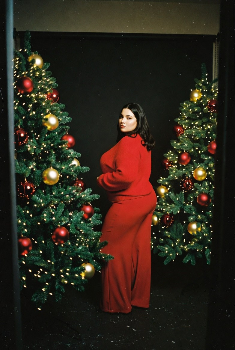 Плюс сайз в красном