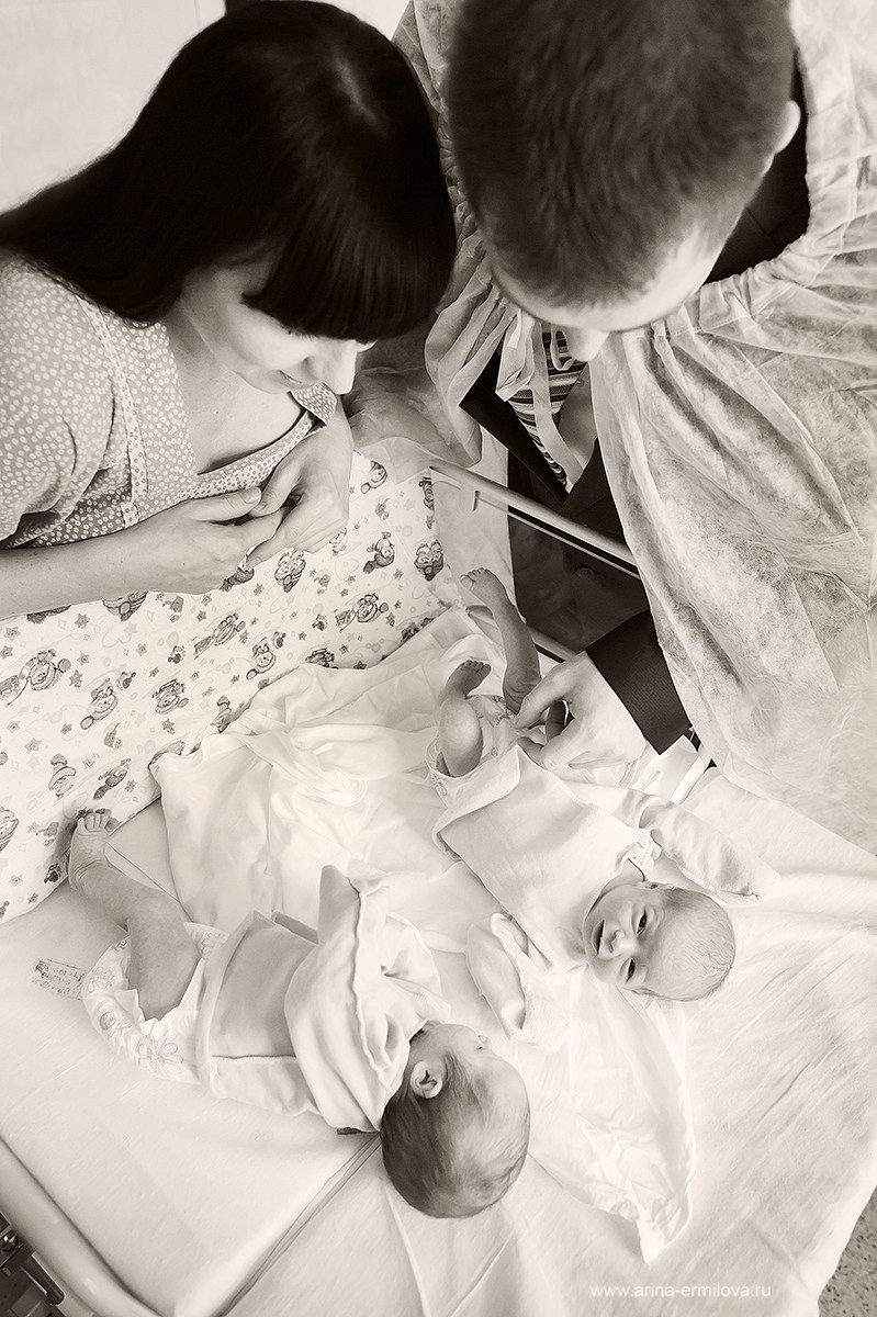 Выписка из роддома. Репортажный, семейный и детский фотограф в Пензе и Заречном Арина Ермилова. Картины барельеф на заказ