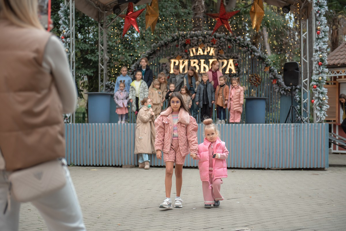 Парк Ривьера дефиле HAPPYkids. Семейный и коммерческий фотограф в Сочи Александр Бодунов