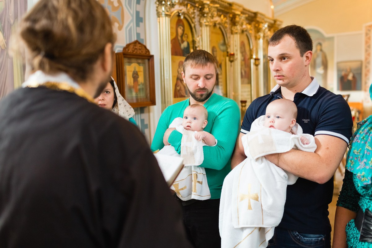 КРЕЩЕНИЕ ЕСЕНИИ И ВАСИЛИСЫ. Семейный фотограф новорождённых в Серпухове Юлия Новикова +79637785957