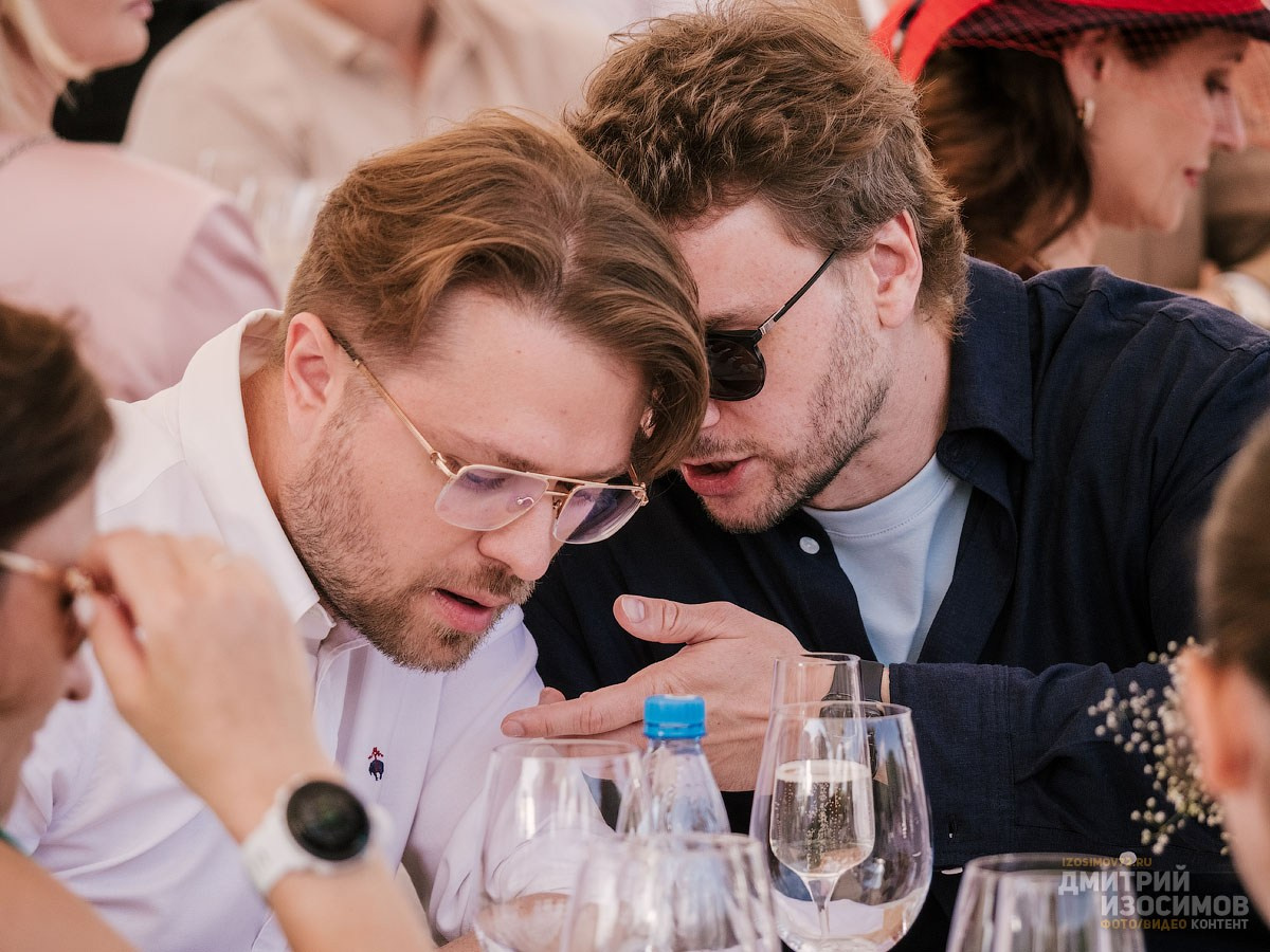 Скачки фаворитов 2024