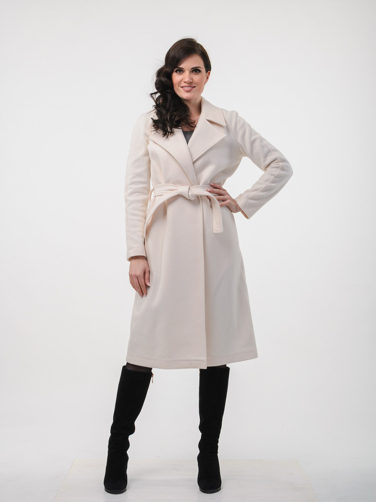 Каталожные фотосессии одежды. Компания и фотошкола по созданию контента в Москве