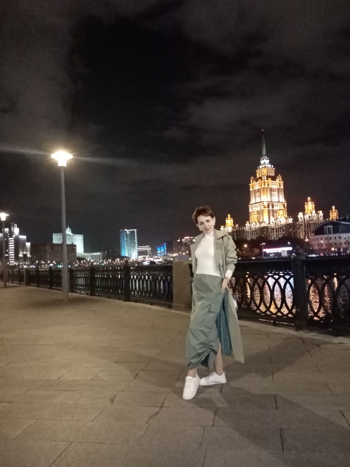 Москва, набережная, вечерняя Москва, прогулка, девушка