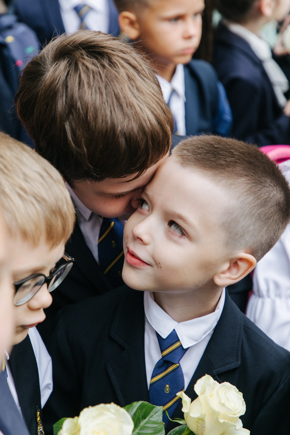 Школьники 1 сентября, линейка. Фотограф крещение венчание в Петербурге! Помогает подобрать храм и посоветовал душевного батюшку в СПб