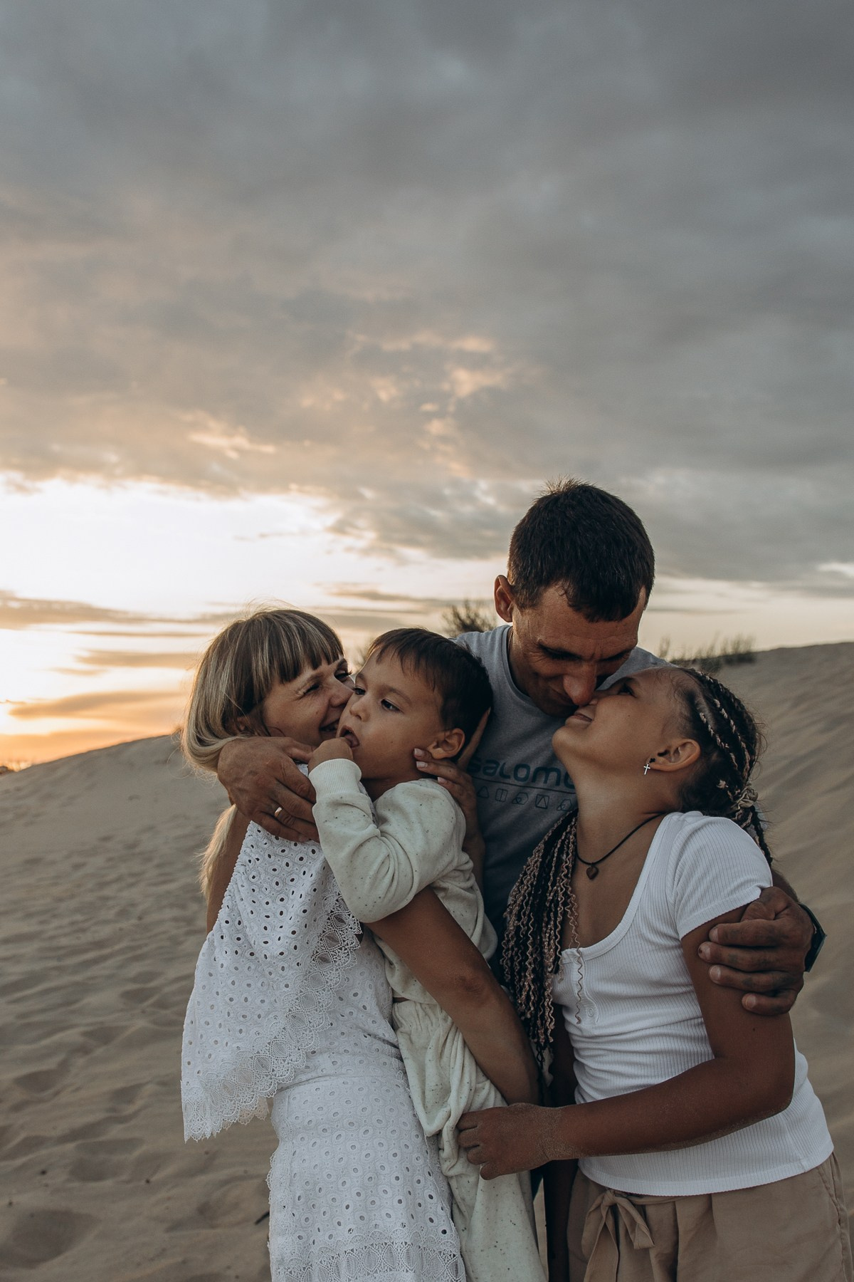 Наташа, Степан, Вика и Максим — на память о синем море и теплом песке. Семейный фотограф Новороссийск, Анапа, Геленджик — Юлия Давыдова