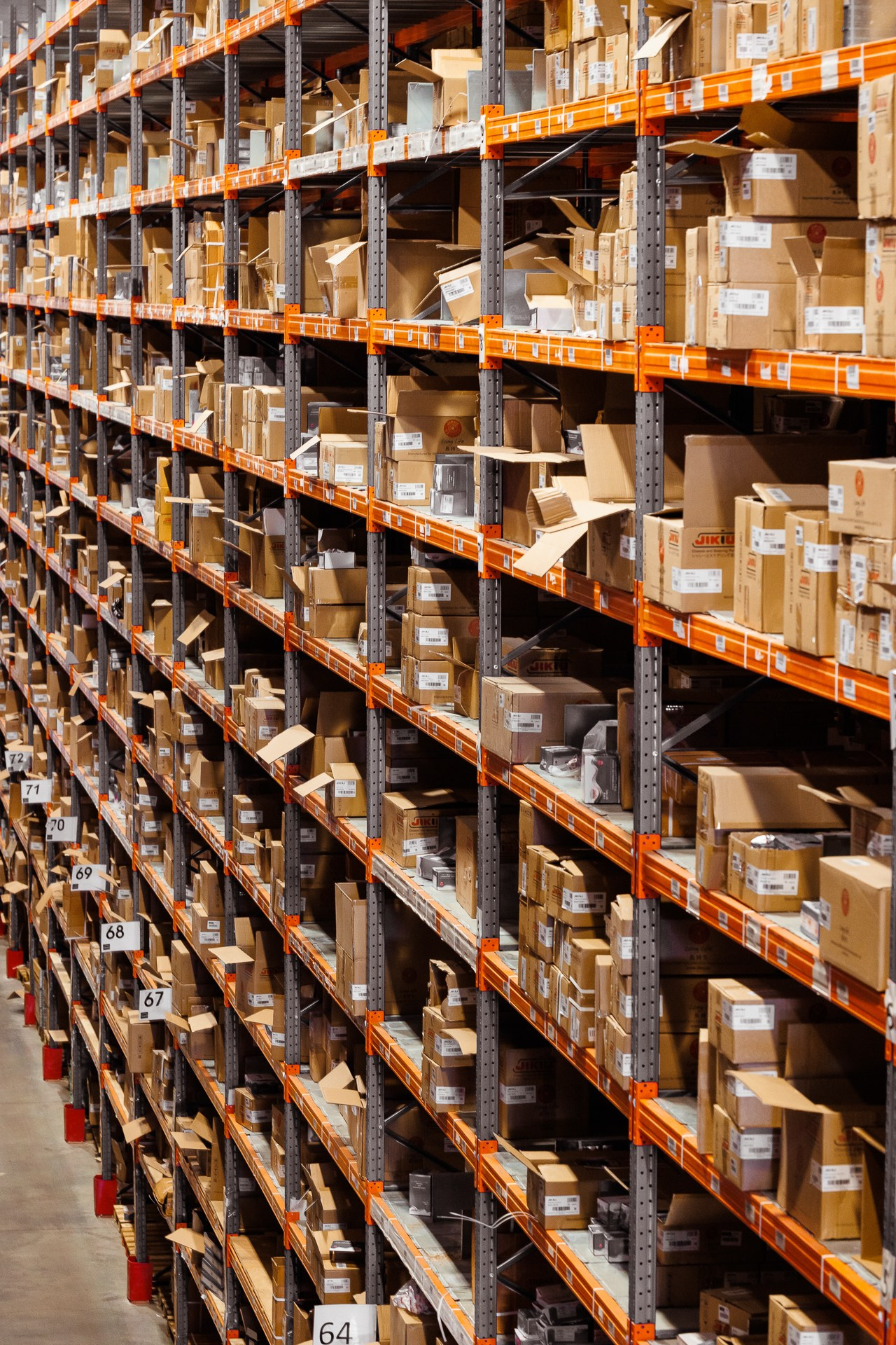 Склад. Фотосъёмка для бизнеса — предметное фото, репортаж с мероприятий, портреты людей, съёмка интерьера и экстерьера