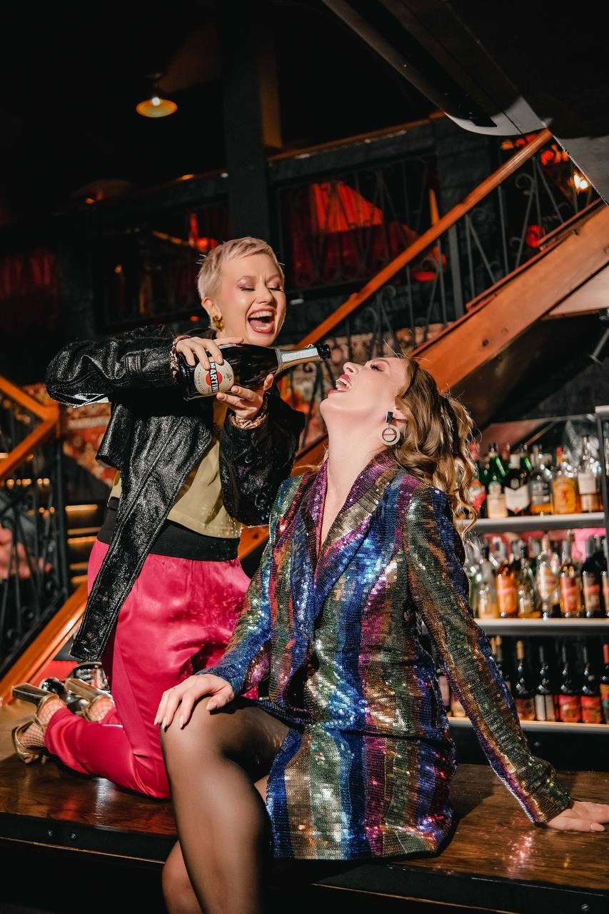 Бар РУКИ ВВЕРХ. Фотограф и видеограф в Тюмени Анна Жагорина, ваши фото еще не отдавали так быстро!