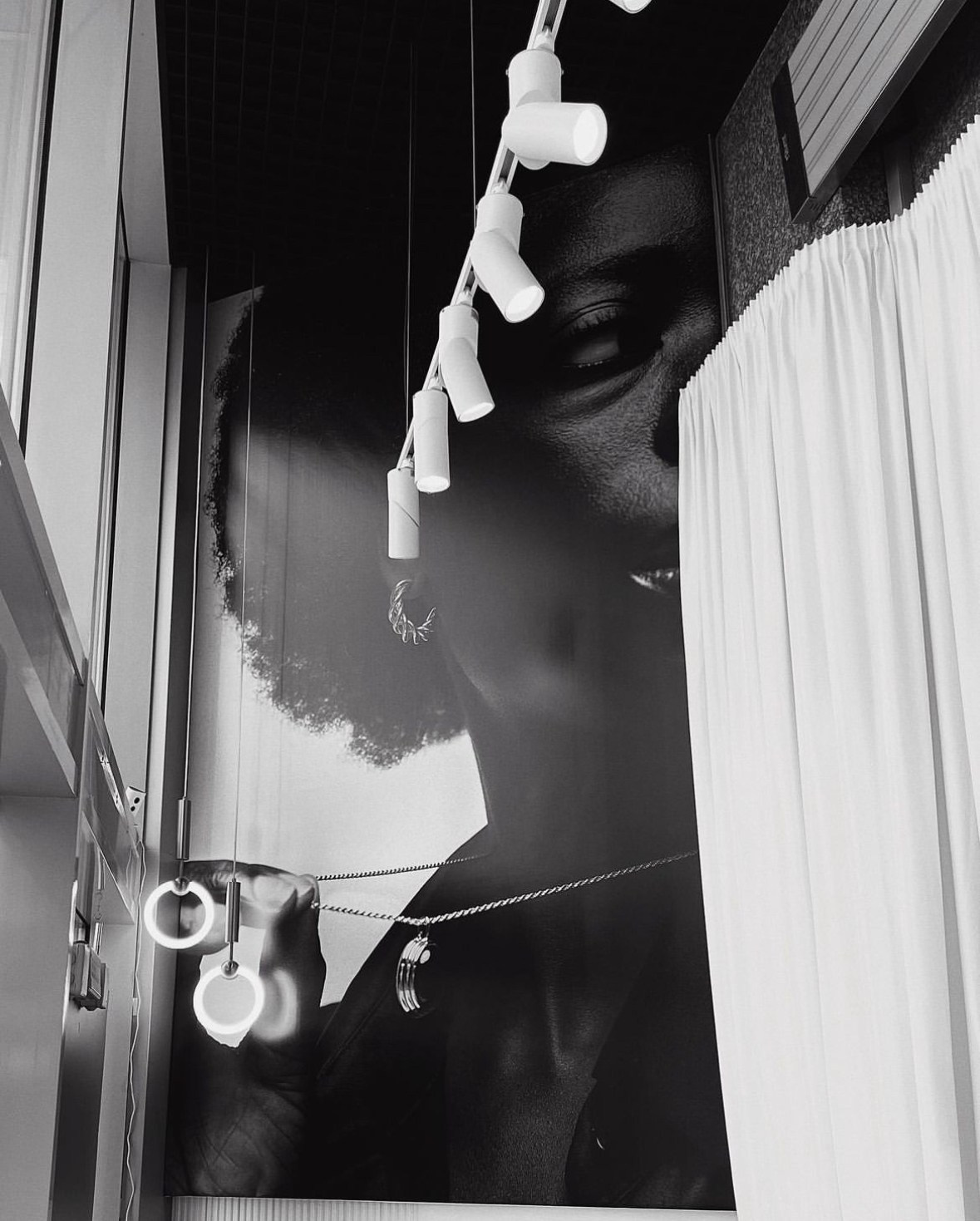 Для бренда украшений '11DAYS'. Фотограф