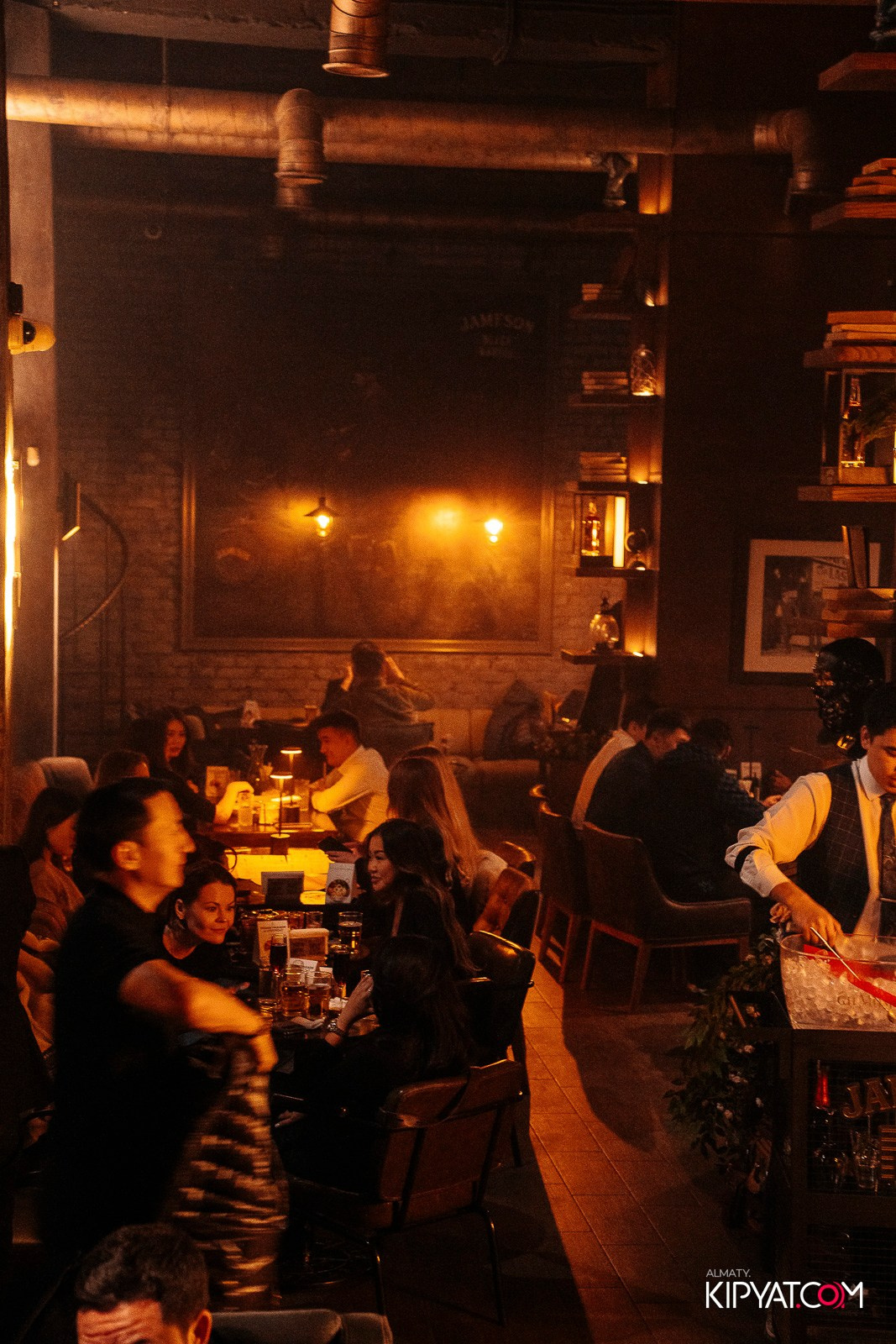 РЕСТО-БАР СКАНДАЛИСТЪ. КИПЯТКОМ АЛМАТЫ! Фотосъемка мероприятий в Алматы