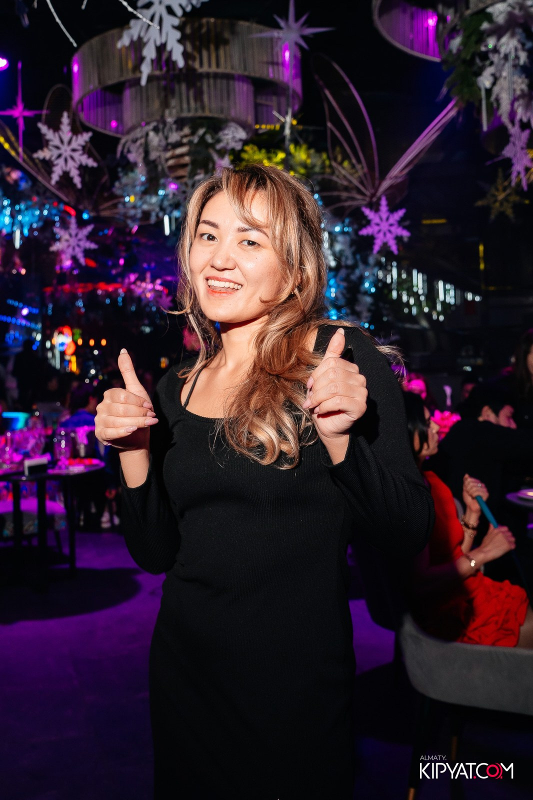 FRIENDS BAR & TERRACE. КИПЯТКОМ АЛМАТЫ!