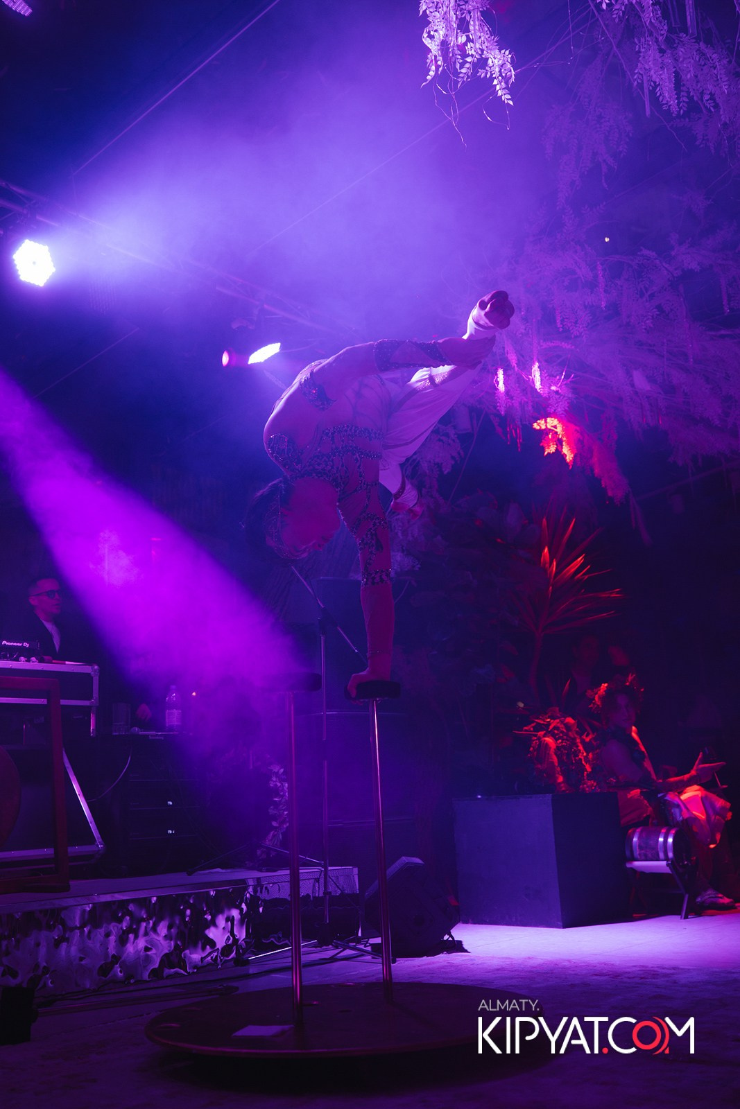 EDEN BAR & RESTAURANT. КИПЯТКОМ АЛМАТЫ!