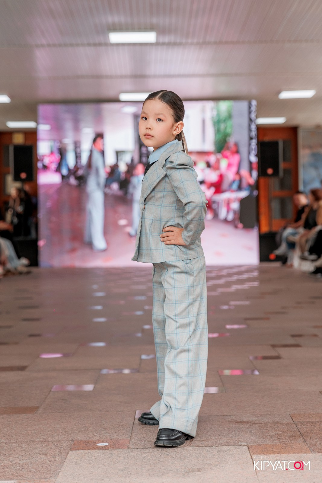 JUNIOR FASHION SHOW. КИПЯТКОМ АЛМАТЫ!