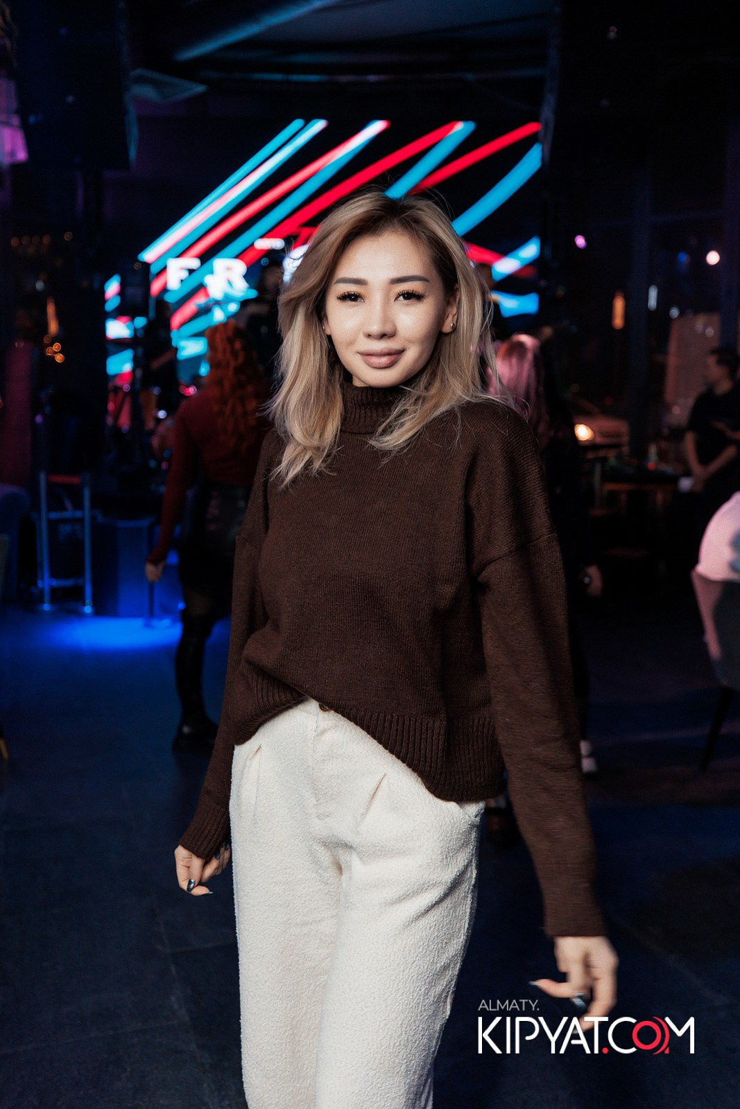 FRIENDS BAR & TERRACE. КИПЯТКОМ АЛМАТЫ!