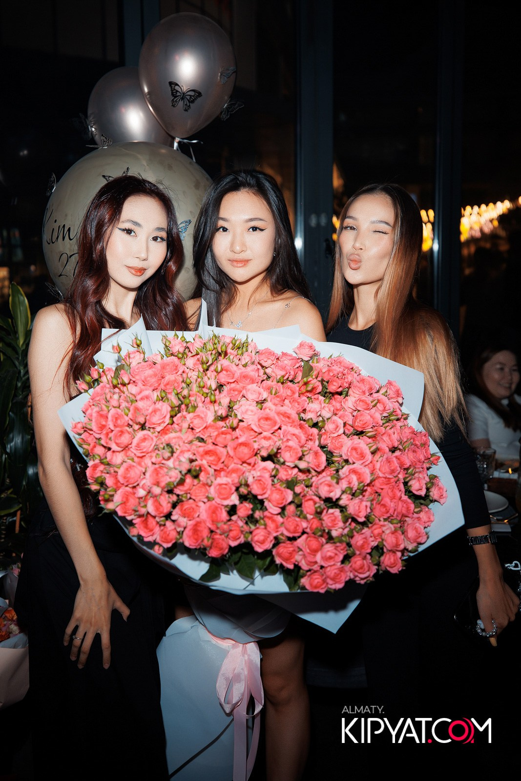 FRIENDS BAR & TERRACE. КИПЯТКОМ АЛМАТЫ!