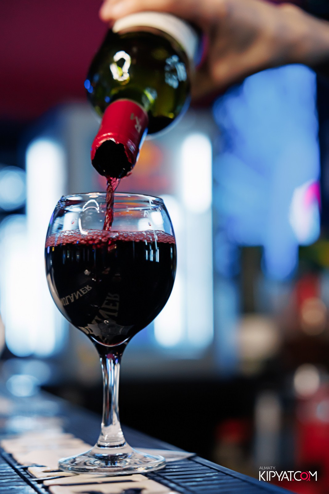 ЗАЯ, НА БИС. КИПЯТКОМ АЛМАТЫ!