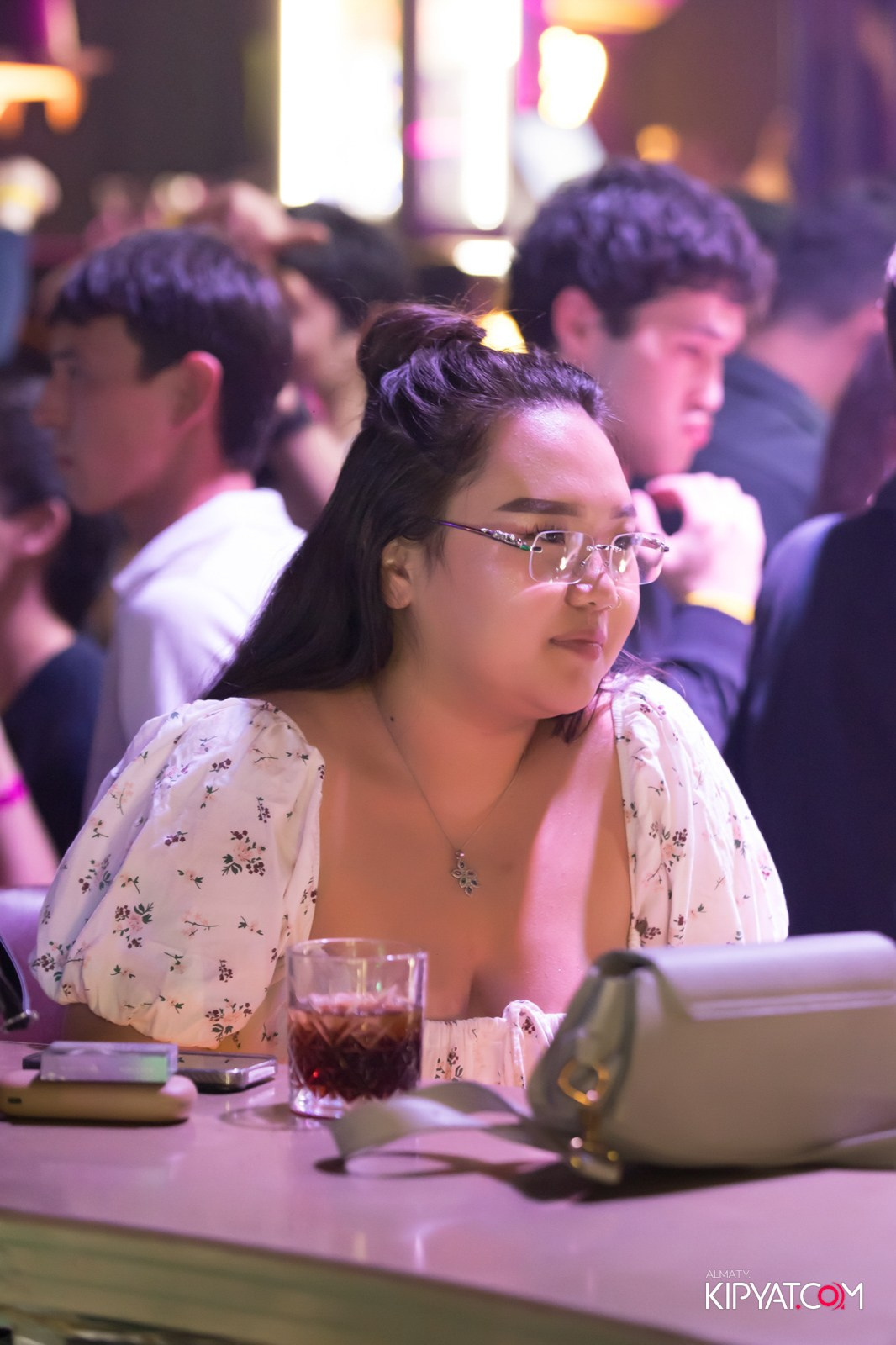 UYAT EMES BAR. КИПЯТКОМ АЛМАТЫ!