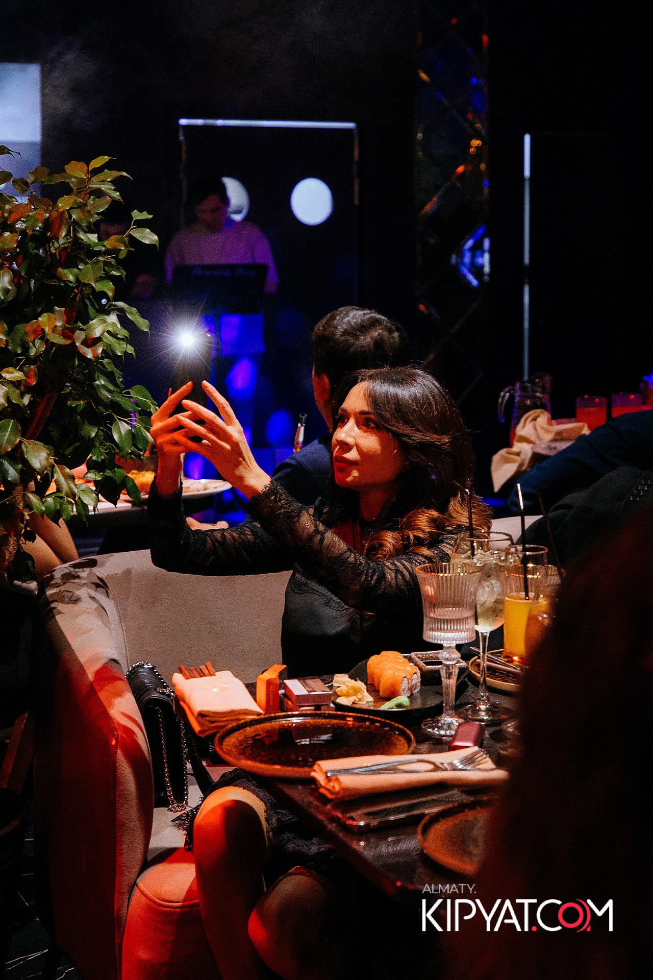 MOOD KARAOKE & TERRACE. КИПЯТКОМ АЛМАТЫ!