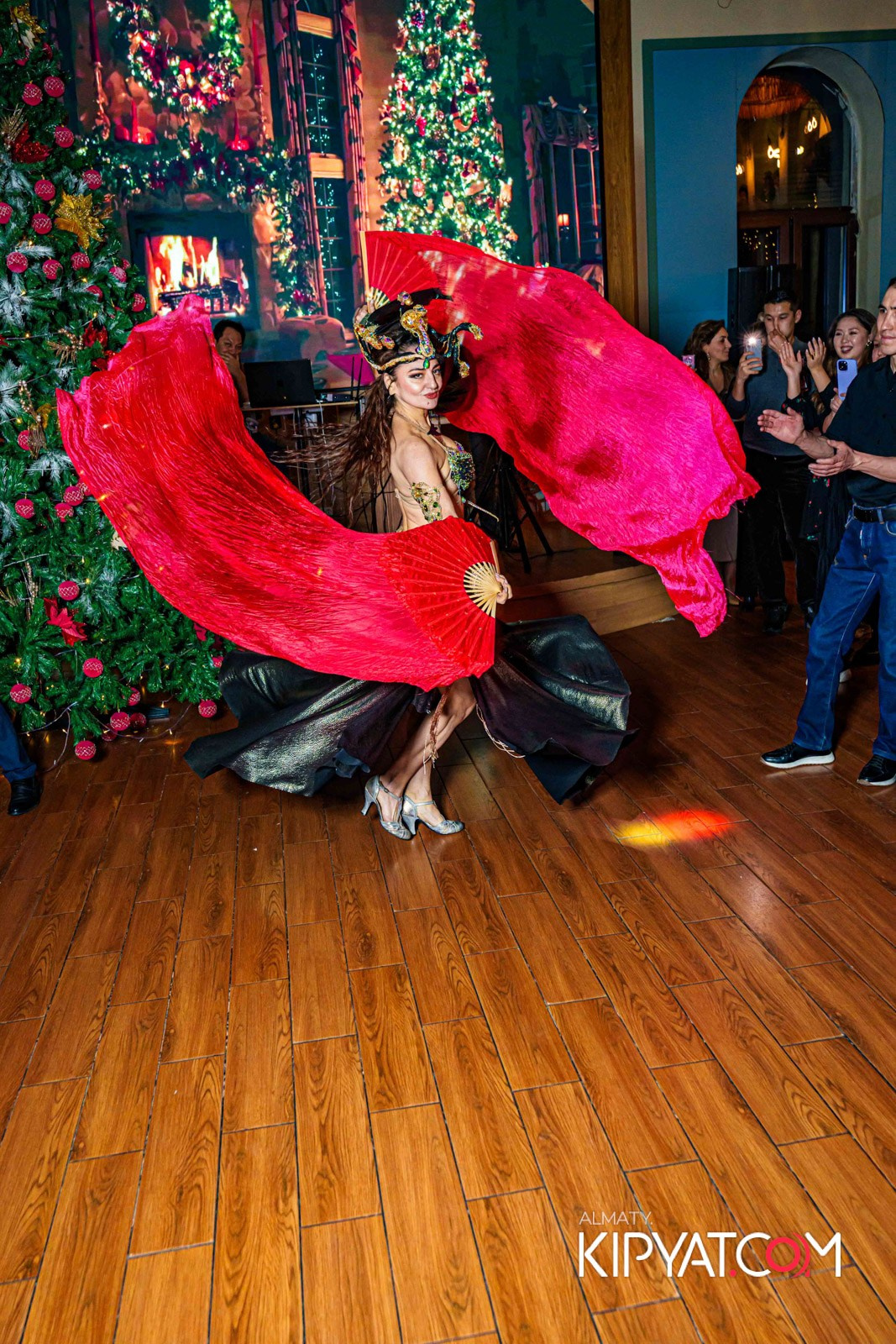 ГРУЗИНСКИЙ ДВОР НА КАБАНБАЙ БАТЫРА. КИПЯТКОМ АЛМАТЫ!