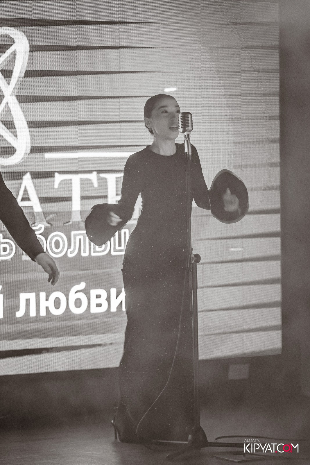 LAUREATE GRAND CAFÉ. КИПЯТКОМ АЛМАТЫ!