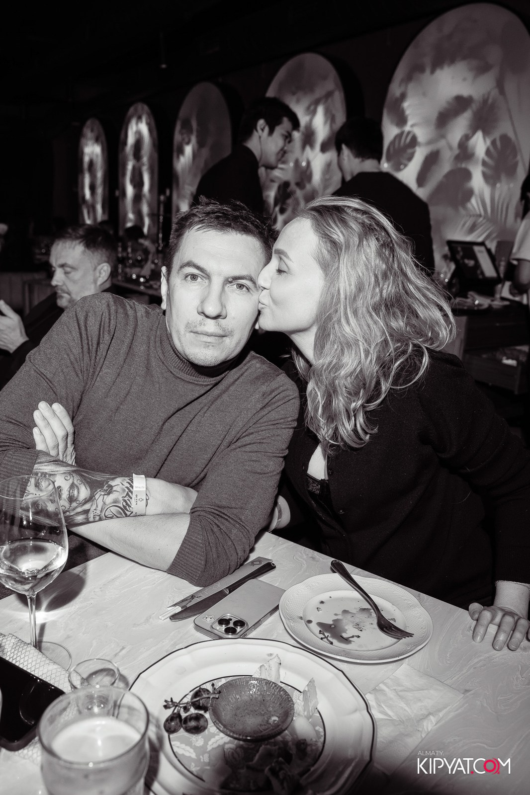 МИХАИЛ ШУФУТИНСКИЙ С СОЛЬНЫМ КОНЦЕРТОМ В QUEEN ALMATY. КИПЯТКОМ АЛМАТЫ!