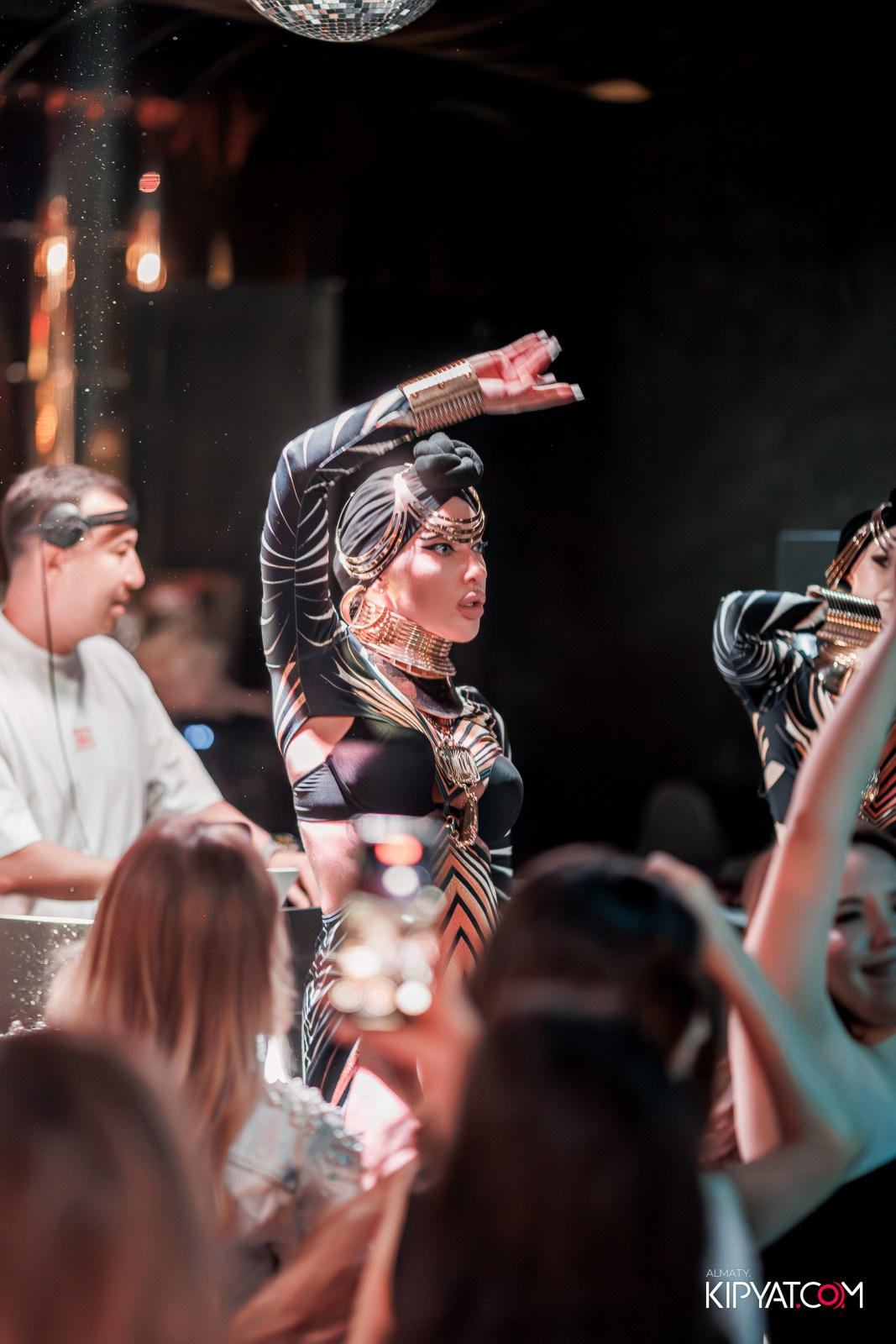 MOOD KARAOKE & TERRACE. КИПЯТКОМ АЛМАТЫ!