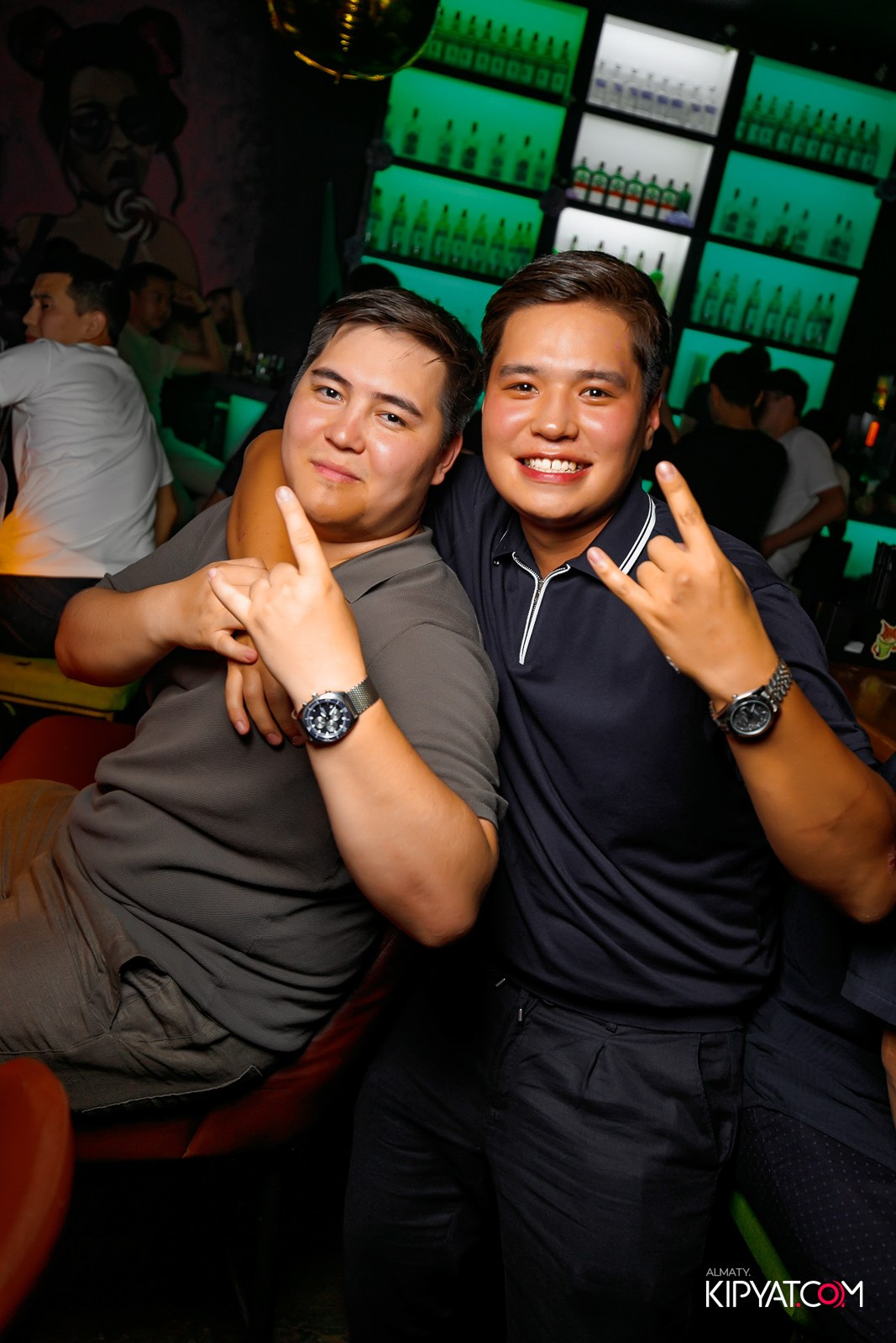 UYAT EMES BAR. КИПЯТКОМ АЛМАТЫ!