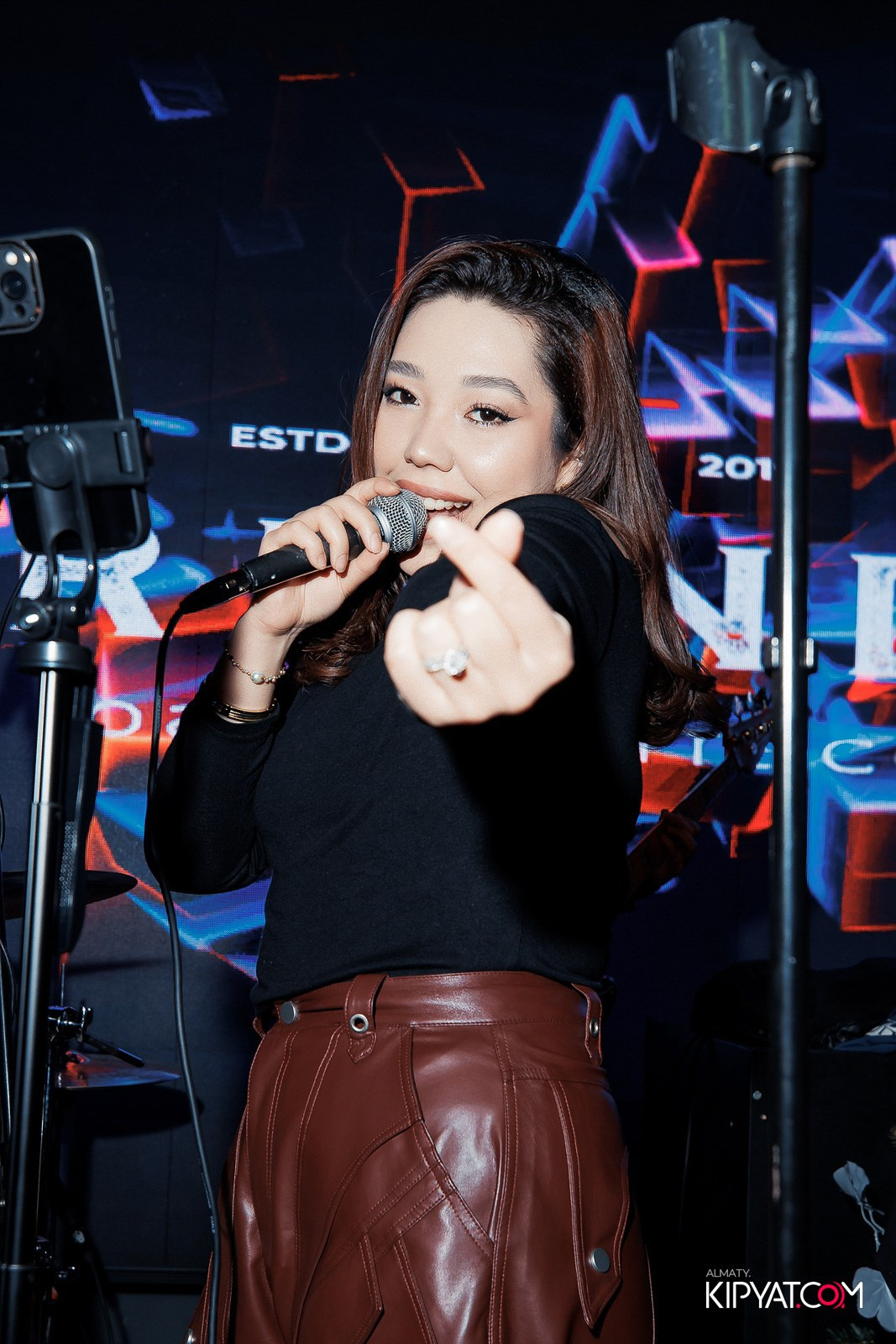 FRIENDS BAR & TERRACE. КИПЯТКОМ АЛМАТЫ!