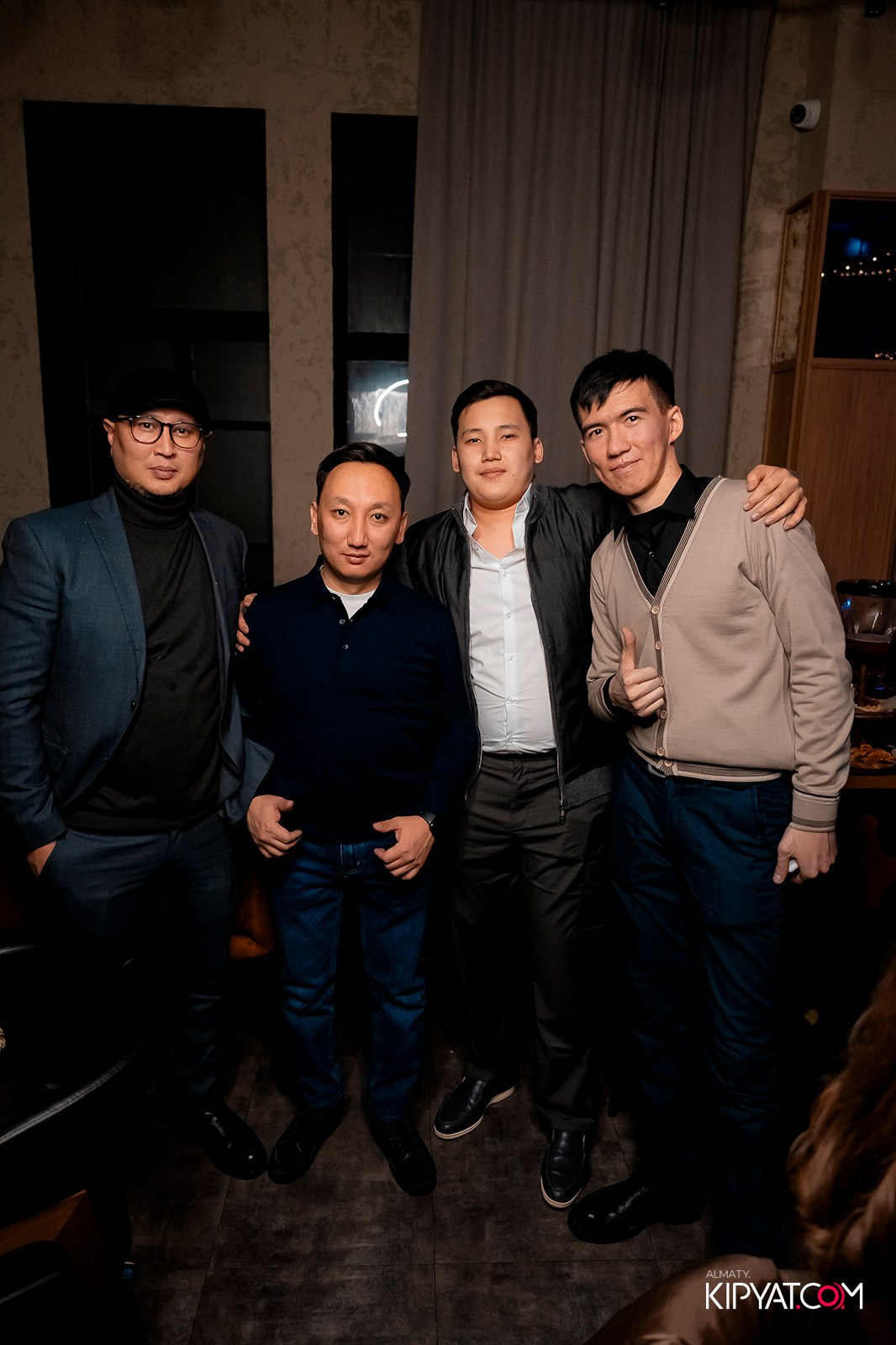 ПИНТА НА ТУЛЕБАЕВА. КИПЯТКОМ АЛМАТЫ! Фотосъемка мероприятий в Алматы