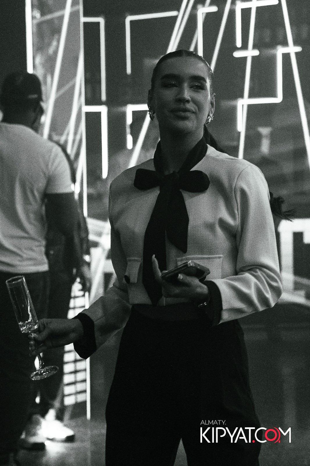 SANTA BARBARA — ВЫСТУПЛЕНИЕ LIZWI. КИПЯТКОМ АЛМАТЫ!