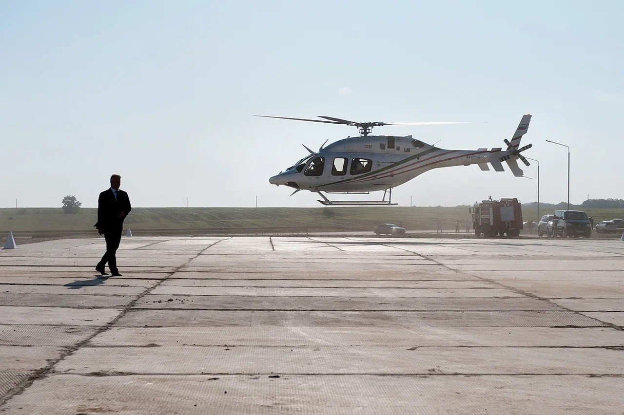 Открытие завода Аксолит. Фотограф Наиль Зоркий