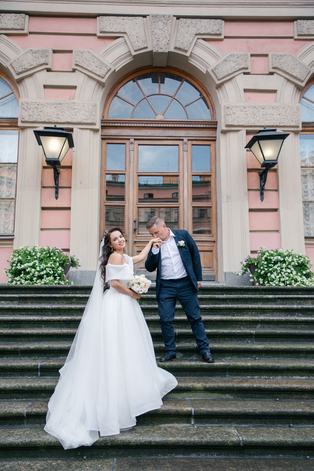 свадьба в спб заказать фотографа, где лучше провести свадьба в спб, свадебный банкетный зал какой выбрать, костюм на свадьбу жених, платье для невесты