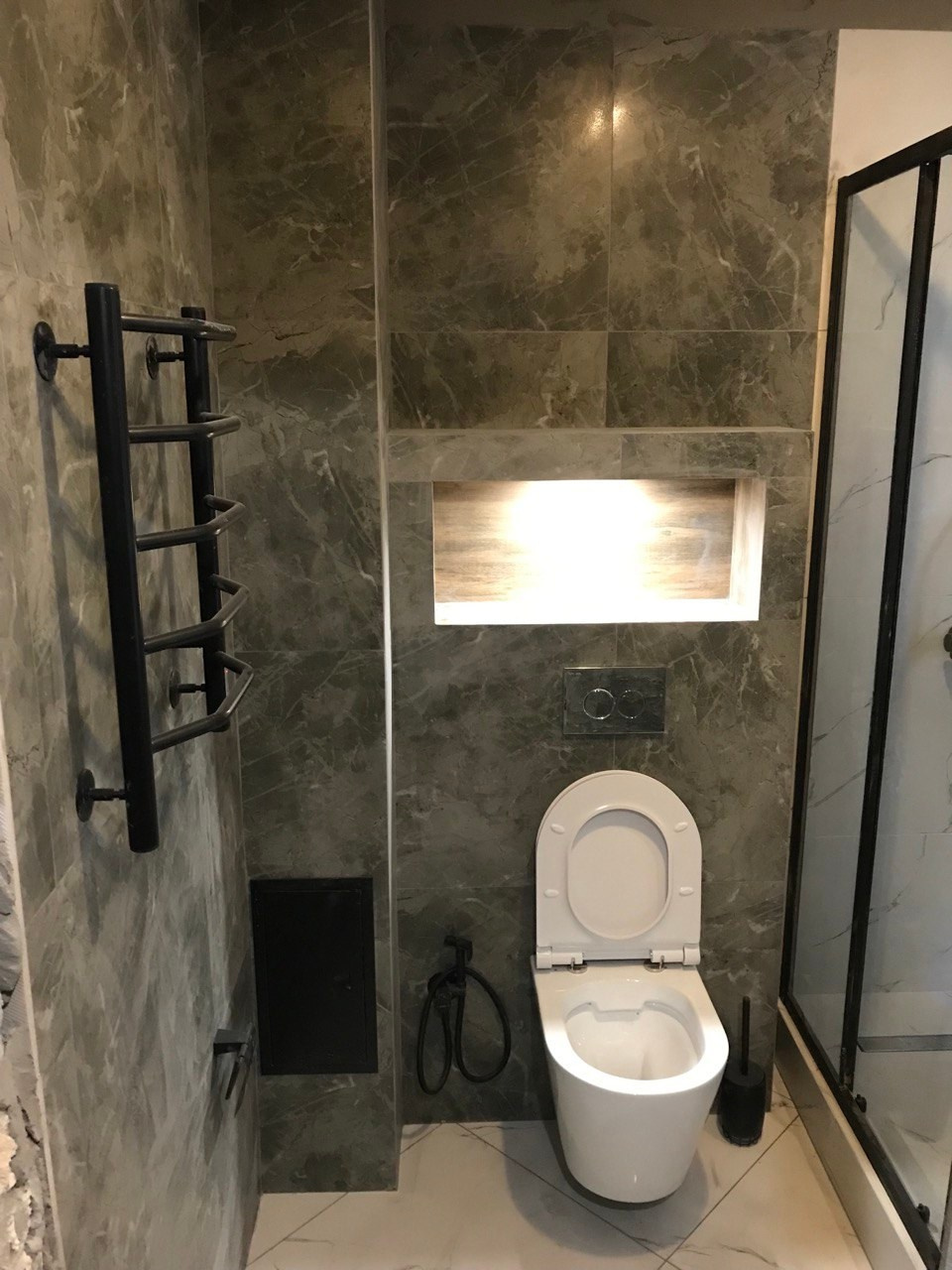 Ванная комната (ул. В. Сажинова д. 6/9). Ремонт санузла, туалета, ванной под ключ в Казани. Укладка плитки