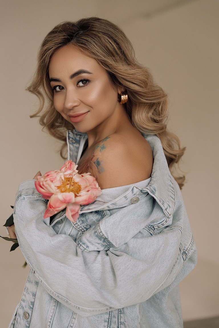 Фотосессии. Студия визажистов, стилистов по прическам, бровистов и мастеров по ресницам