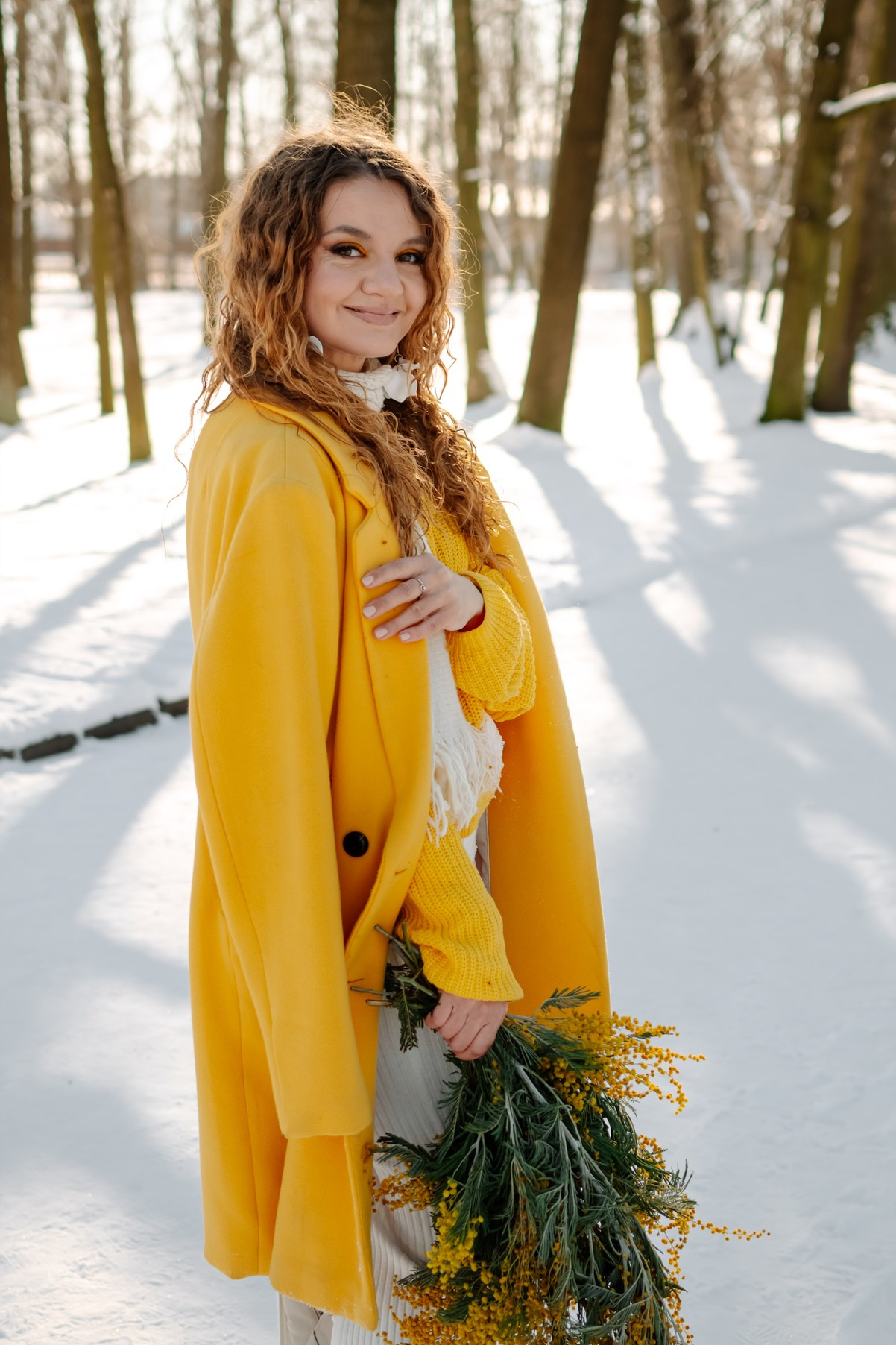 Ева с мимозой. Свадебный и сеейный фотограф в Санкт-Петербурге Елена Худякова