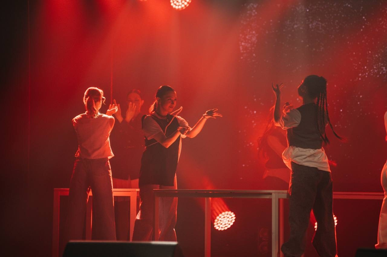 Закрытие Студенческой весны на Алтае «Феста 2025». Танцевальная шоу-группа «GRANAT»